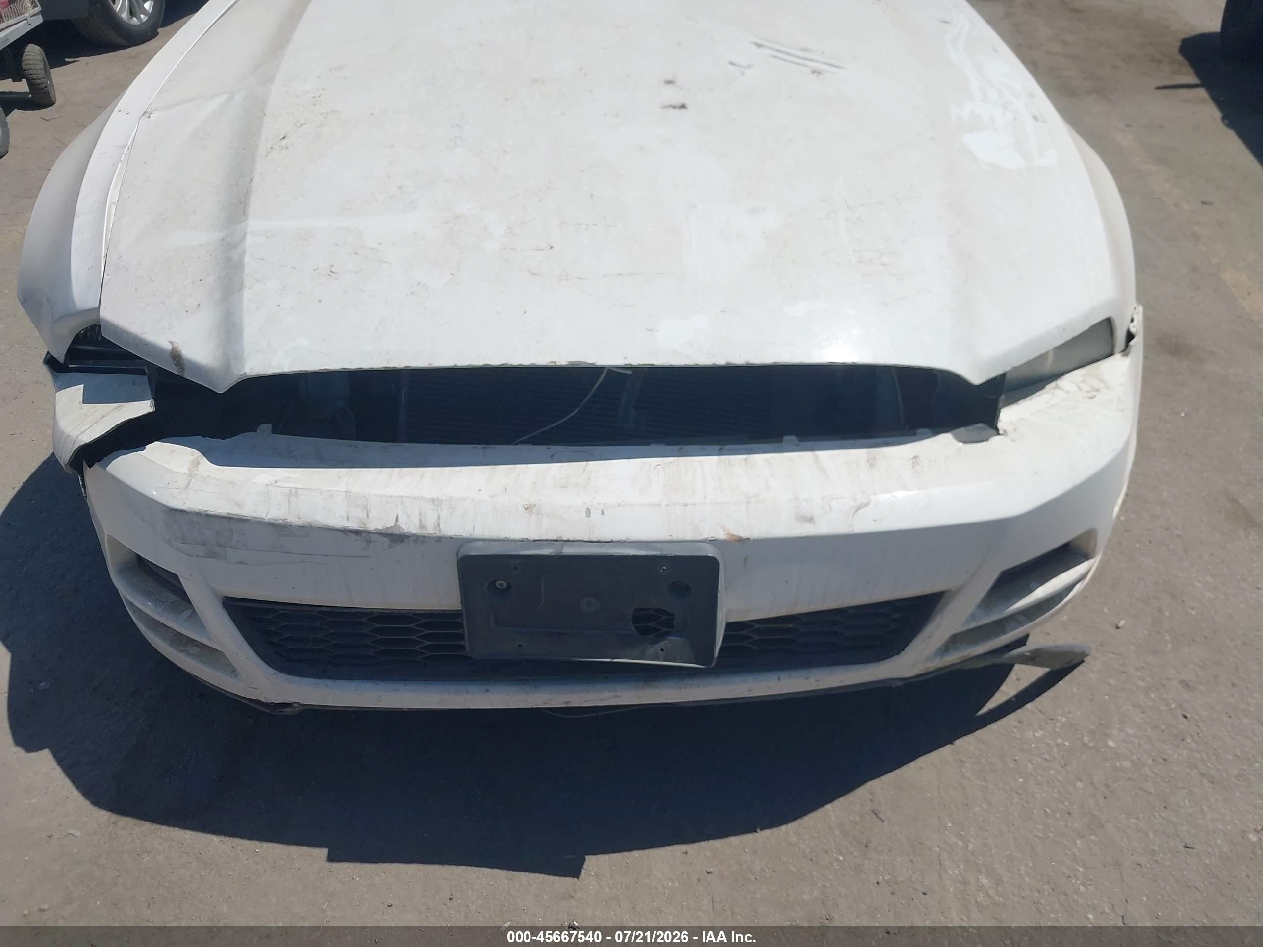 2013 Ford Mustang V6 White vin: 1ZVBP8EMXD5211338