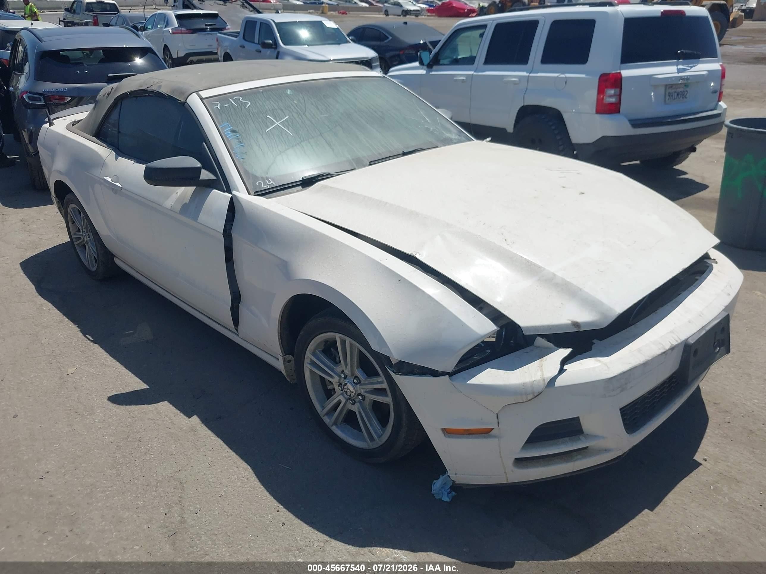 2013 Ford Mustang V6 White vin: 1ZVBP8EMXD5211338