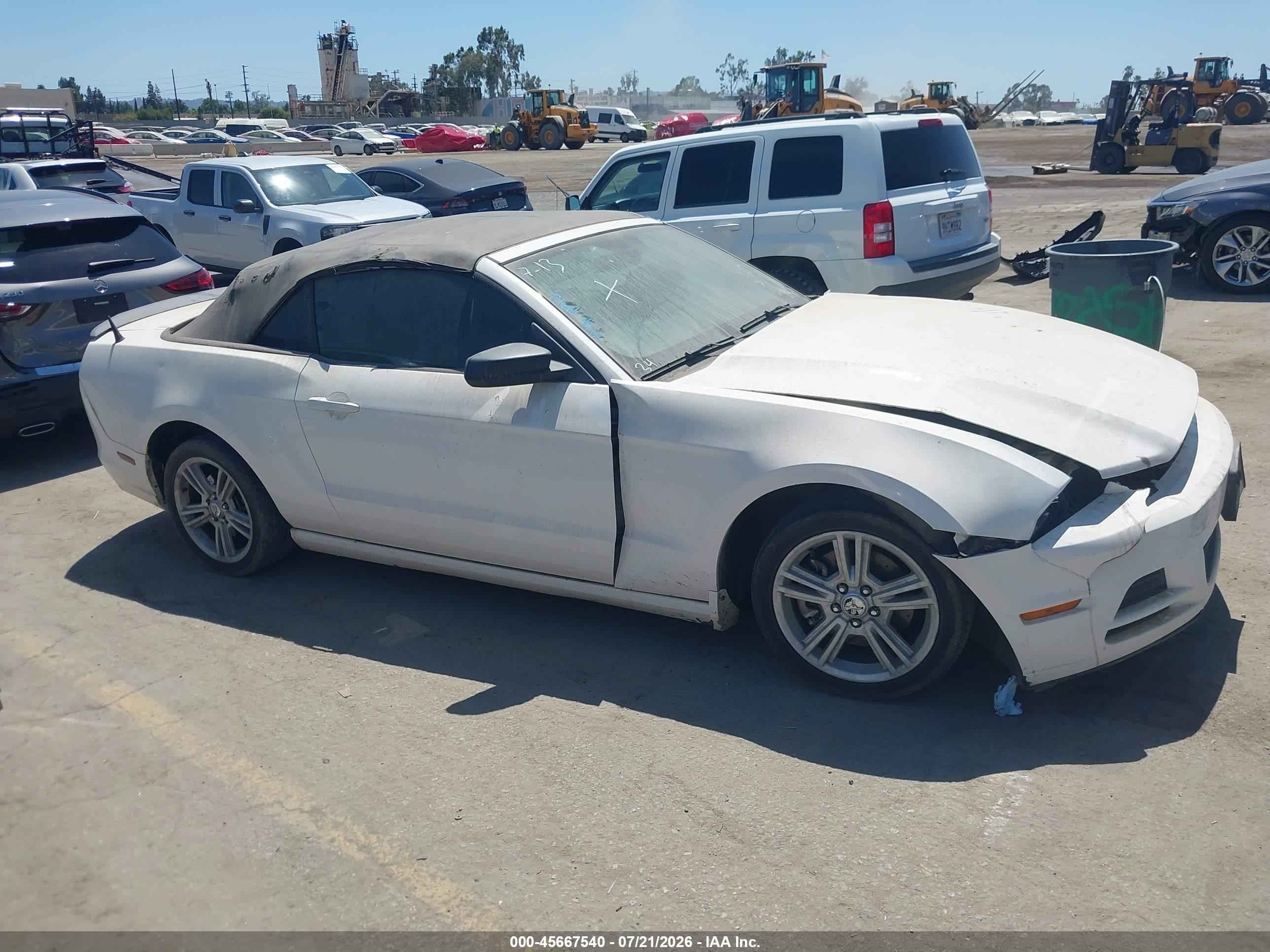 2013 Ford Mustang V6 White vin: 1ZVBP8EMXD5211338
