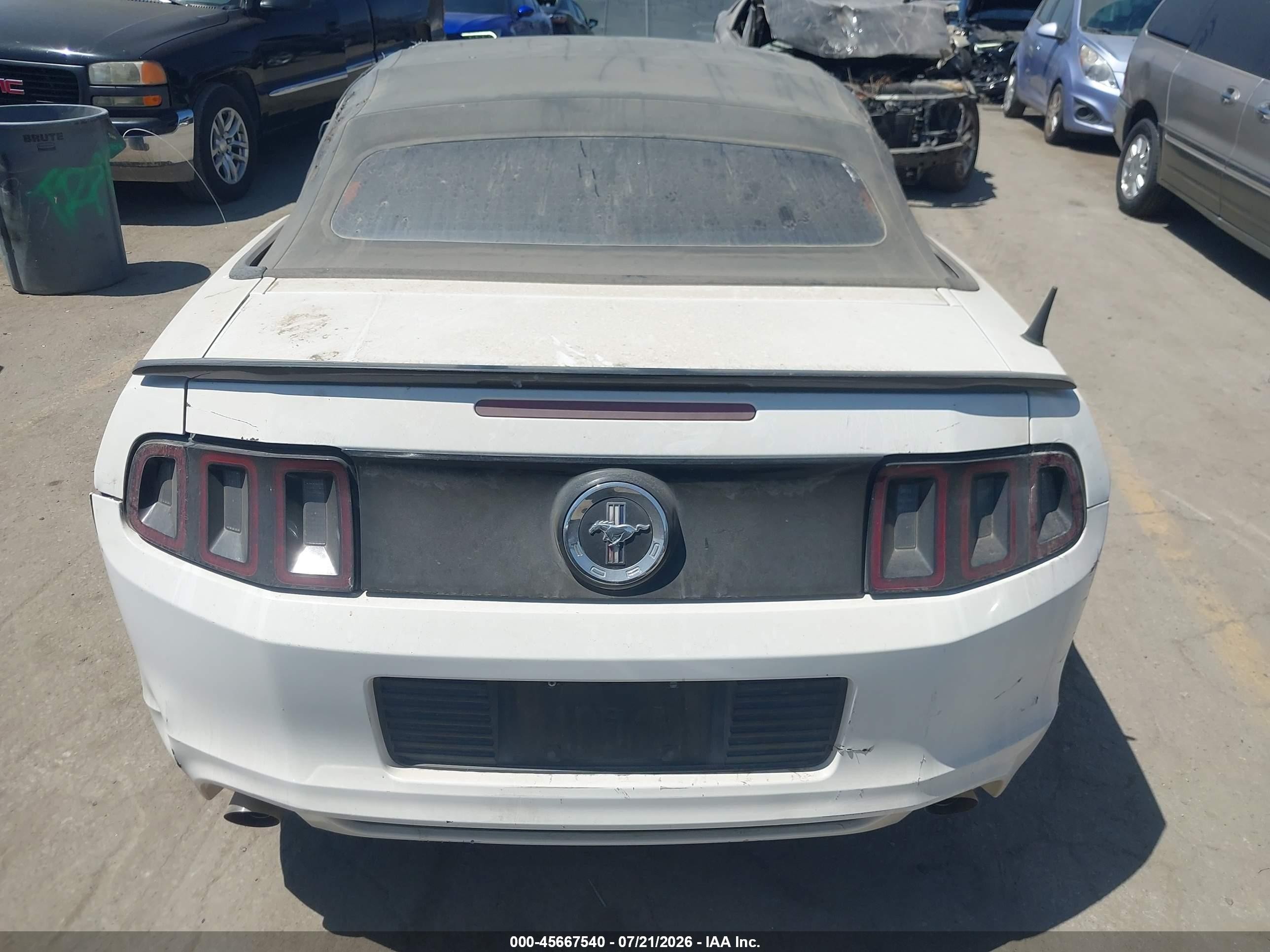 2013 Ford Mustang V6 White vin: 1ZVBP8EMXD5211338