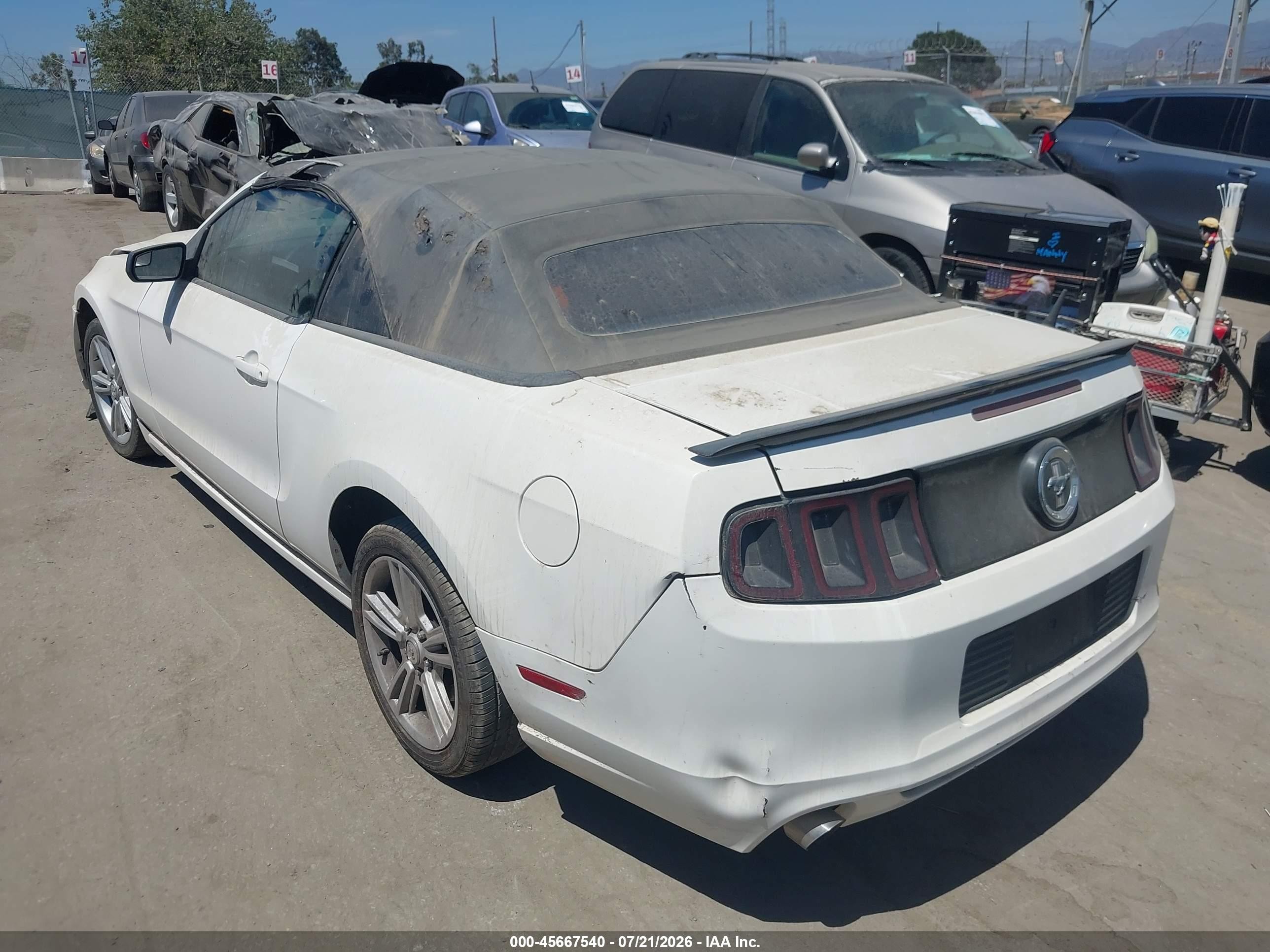 2013 Ford Mustang V6 White vin: 1ZVBP8EMXD5211338