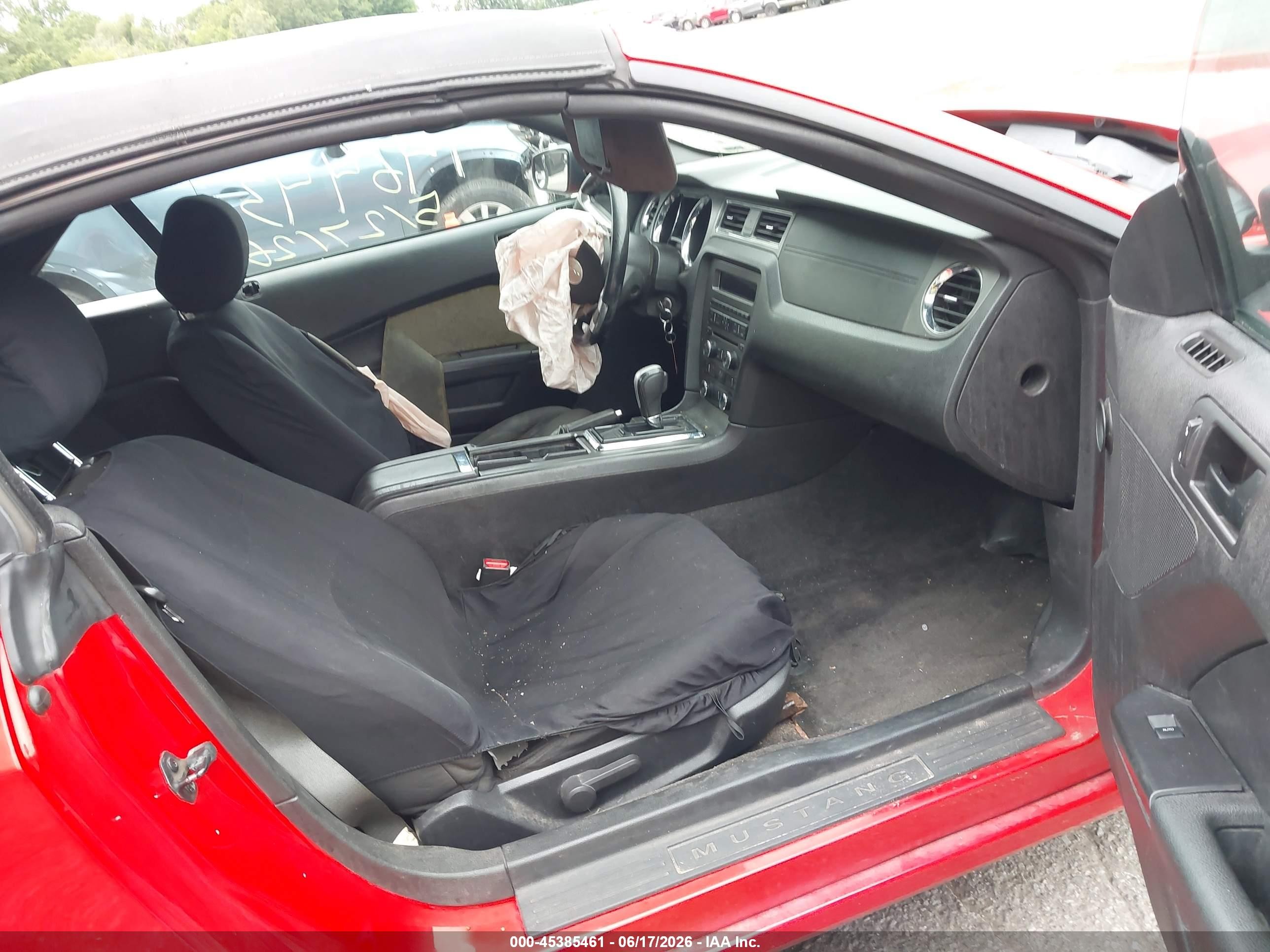2013 Ford Mustang V6 Red vin: 1ZVBP8EMXD5219746