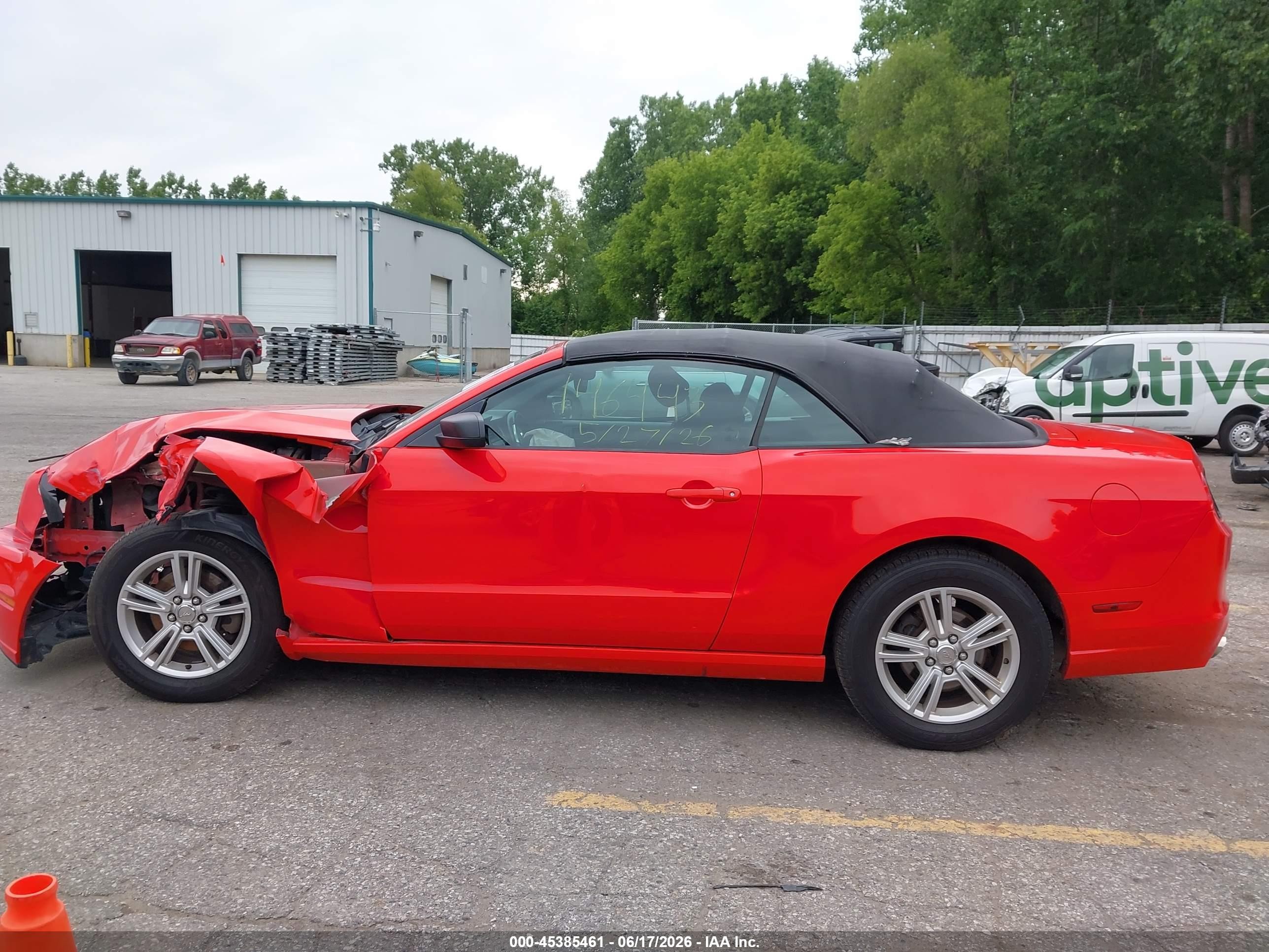 2013 Ford Mustang V6 Red vin: 1ZVBP8EMXD5219746