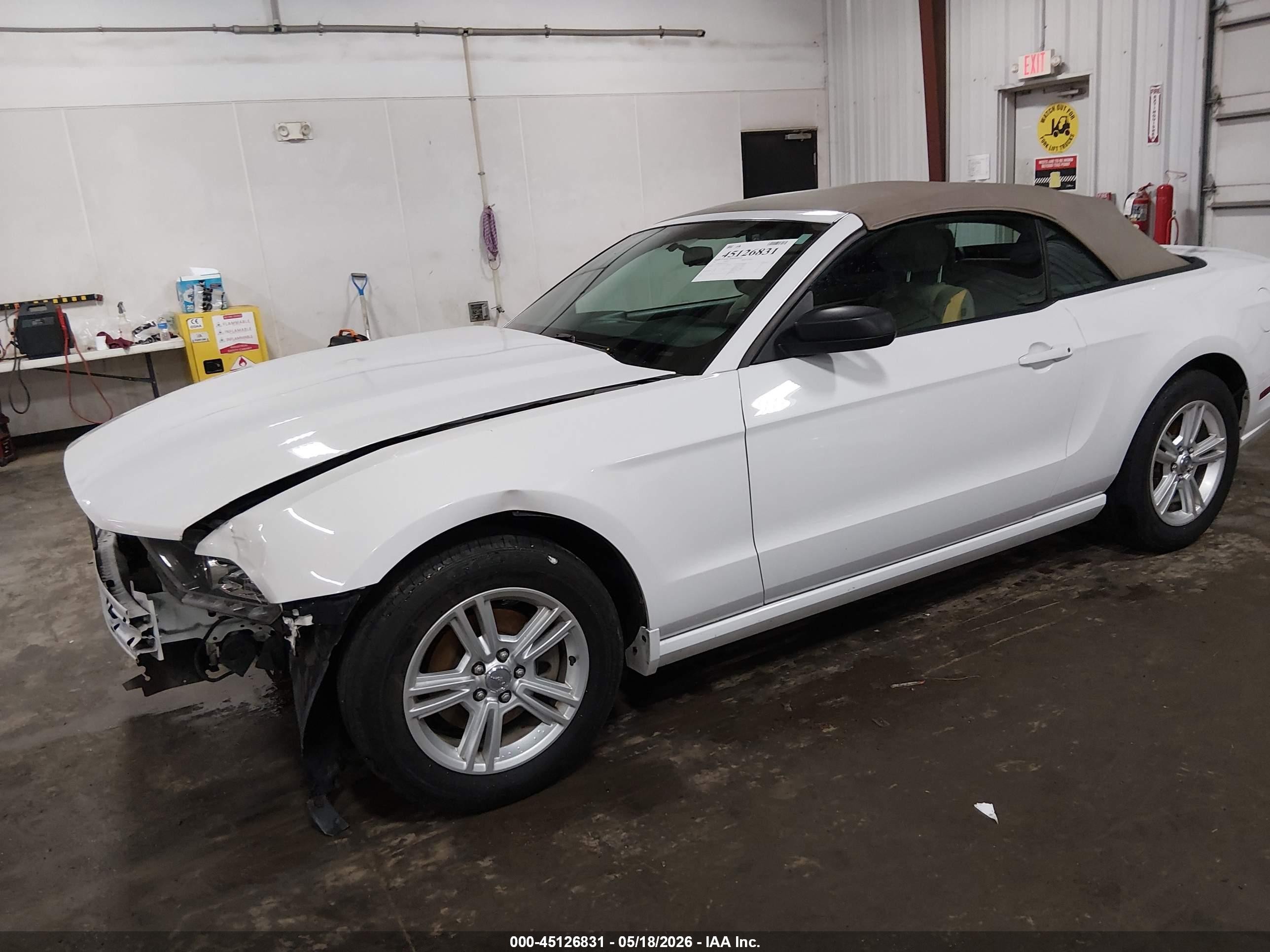 2014 Ford Mustang V6 White vin: 1ZVBP8EMXE5231591