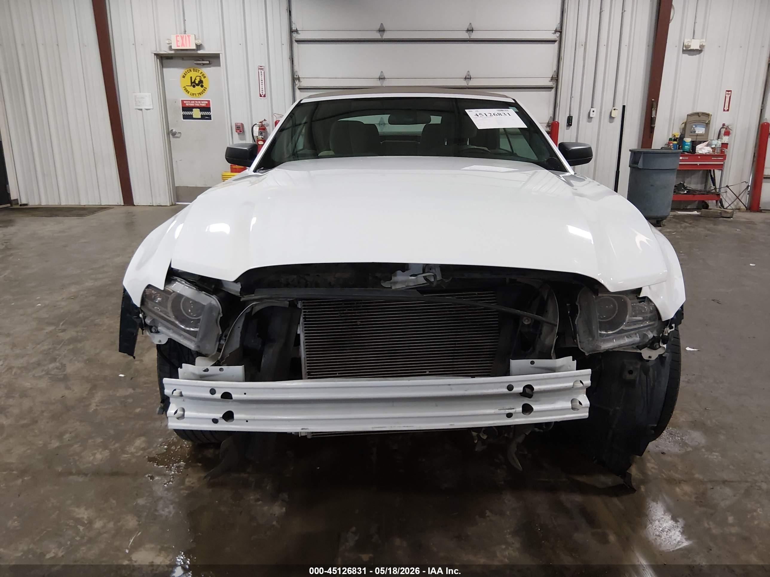 2014 Ford Mustang V6 White vin: 1ZVBP8EMXE5231591