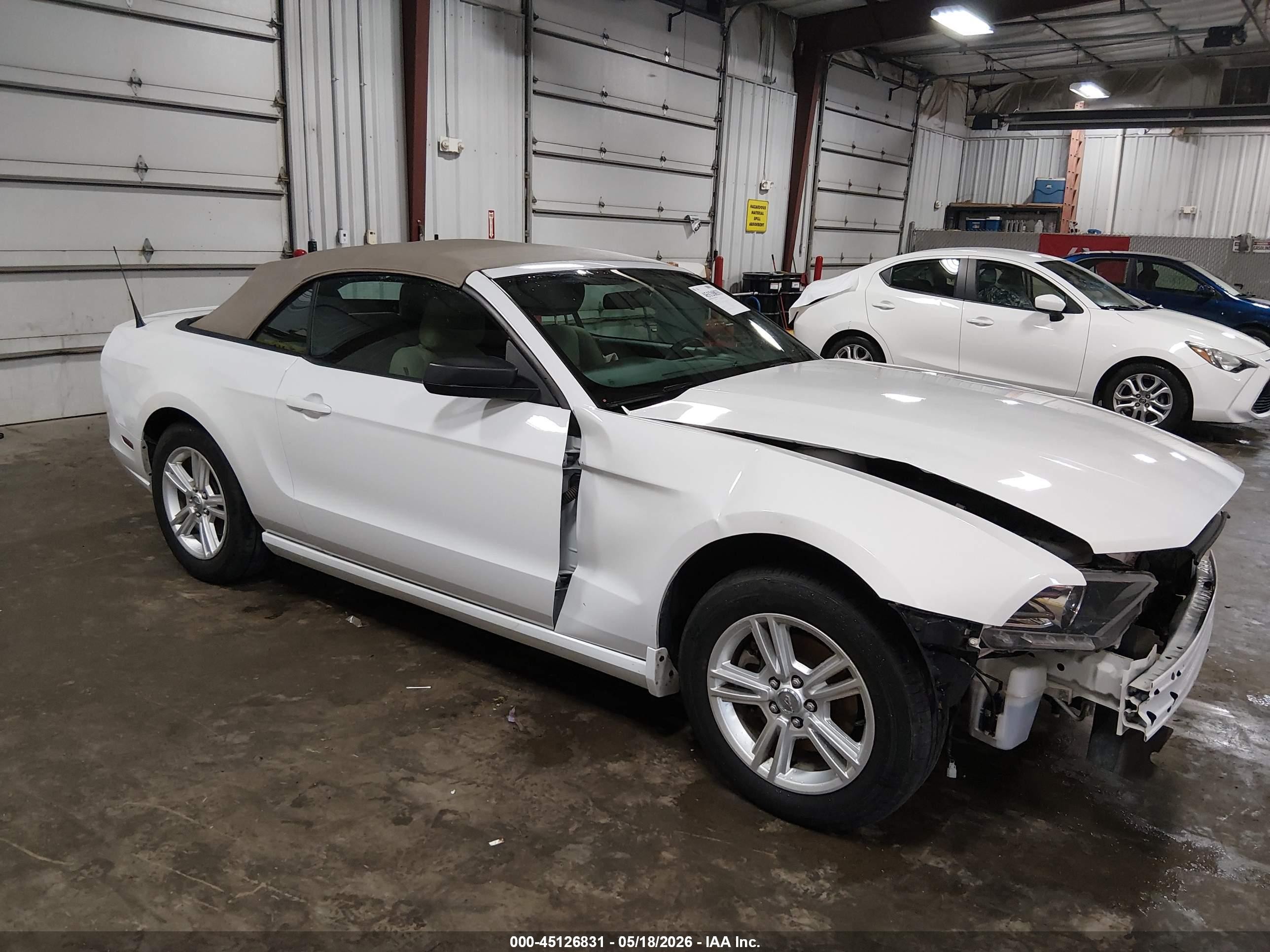 2014 Ford Mustang V6 White vin: 1ZVBP8EMXE5231591