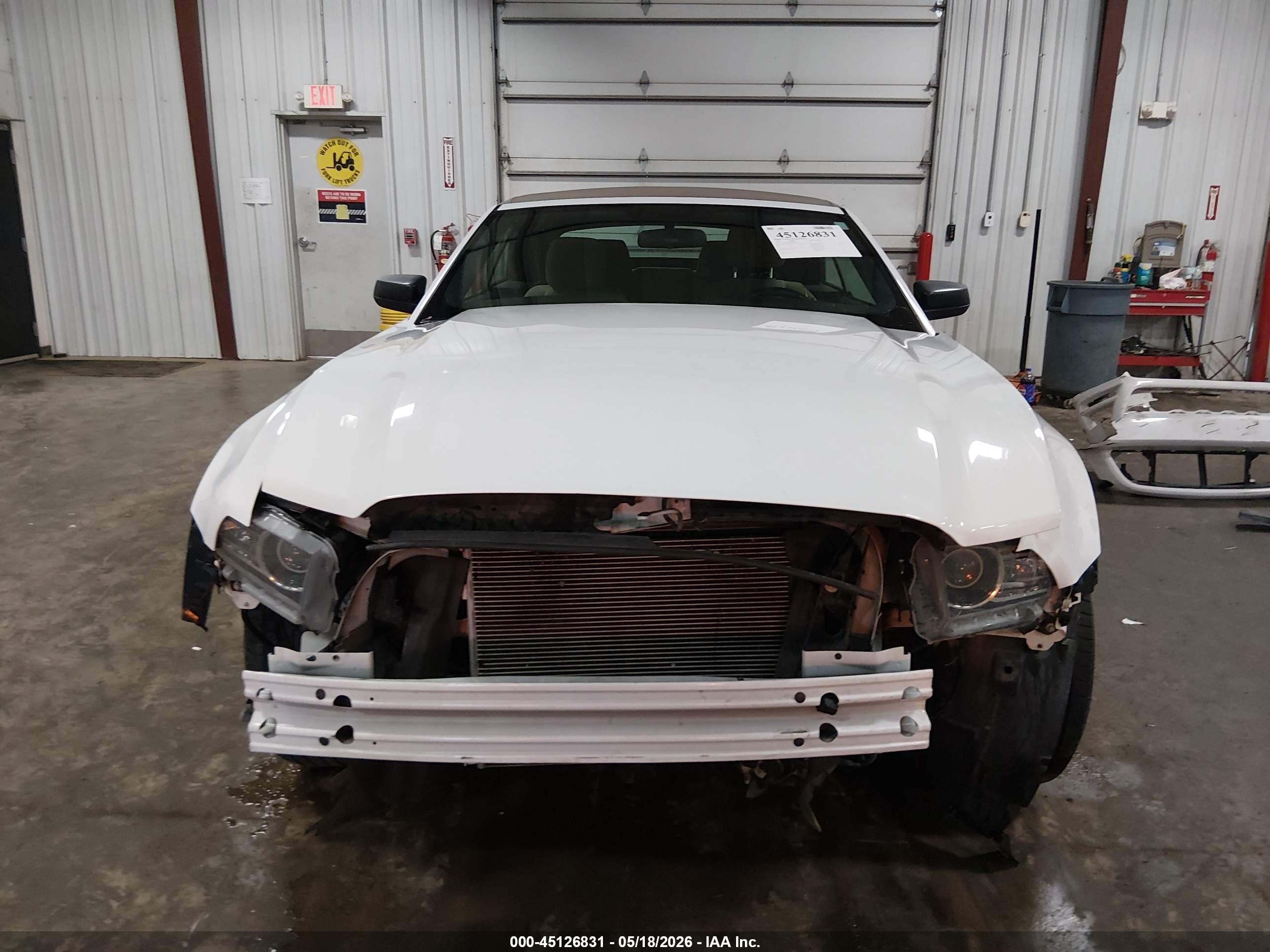 2014 Ford Mustang V6 White vin: 1ZVBP8EMXE5231591