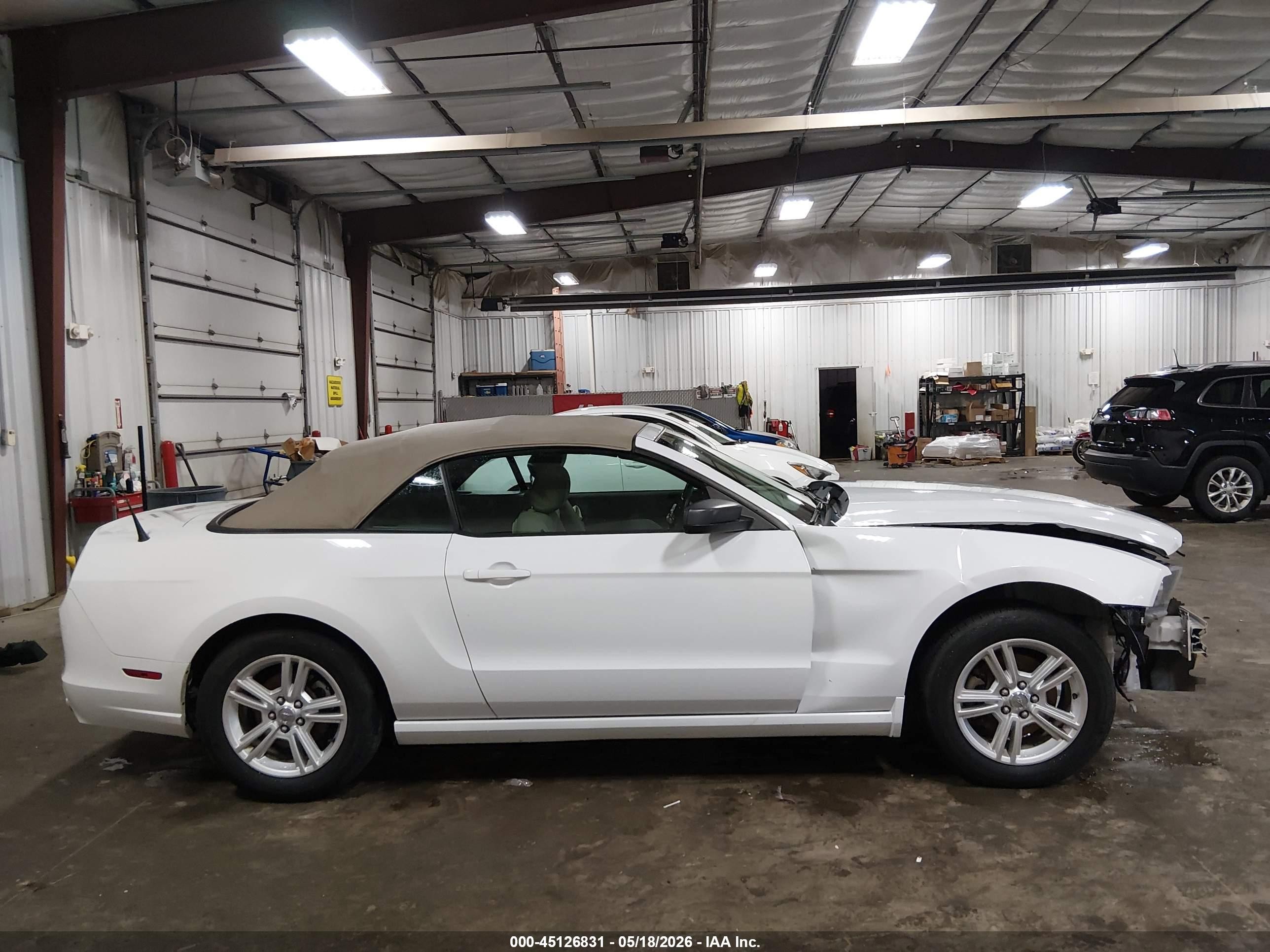 2014 Ford Mustang V6 White vin: 1ZVBP8EMXE5231591