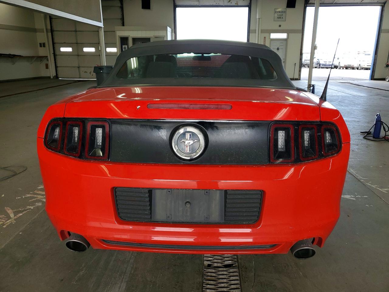2014 Ford Mustang Red vin: 1ZVBP8EMXE5272285