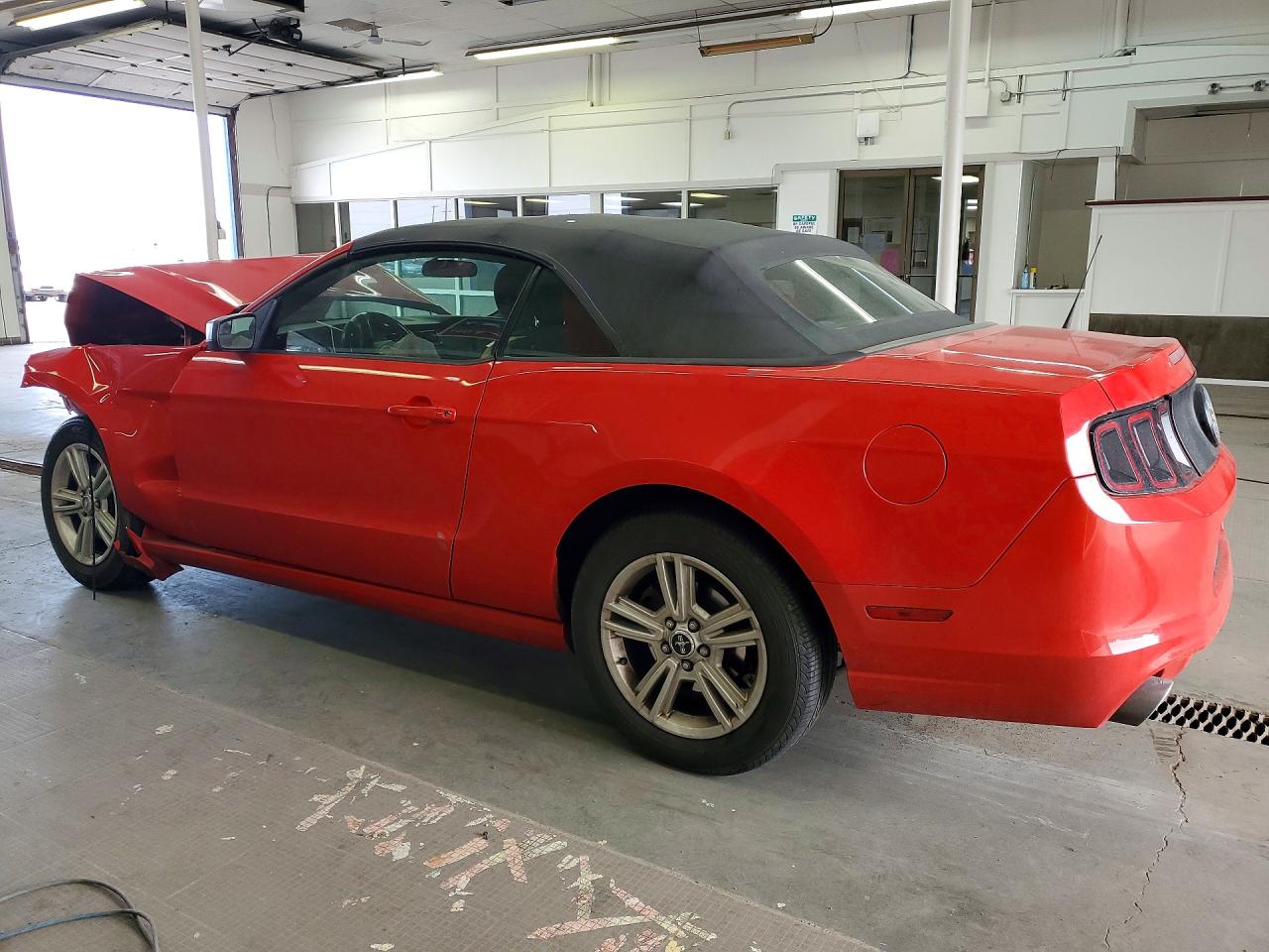 2014 Ford Mustang Red vin: 1ZVBP8EMXE5272285