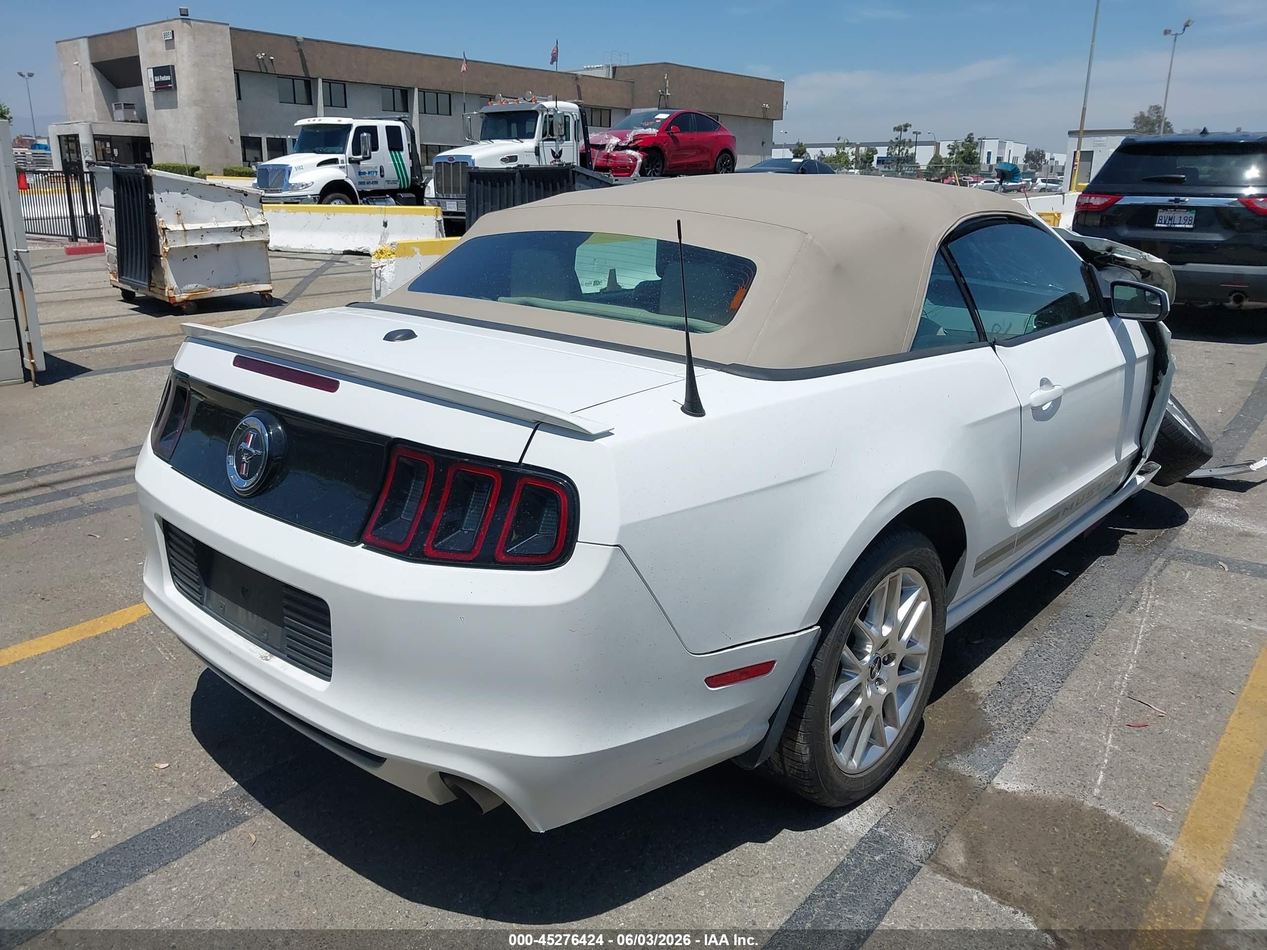 2014 Ford Mustang V6 Premium White vin: 1ZVBP8EMXE5301929