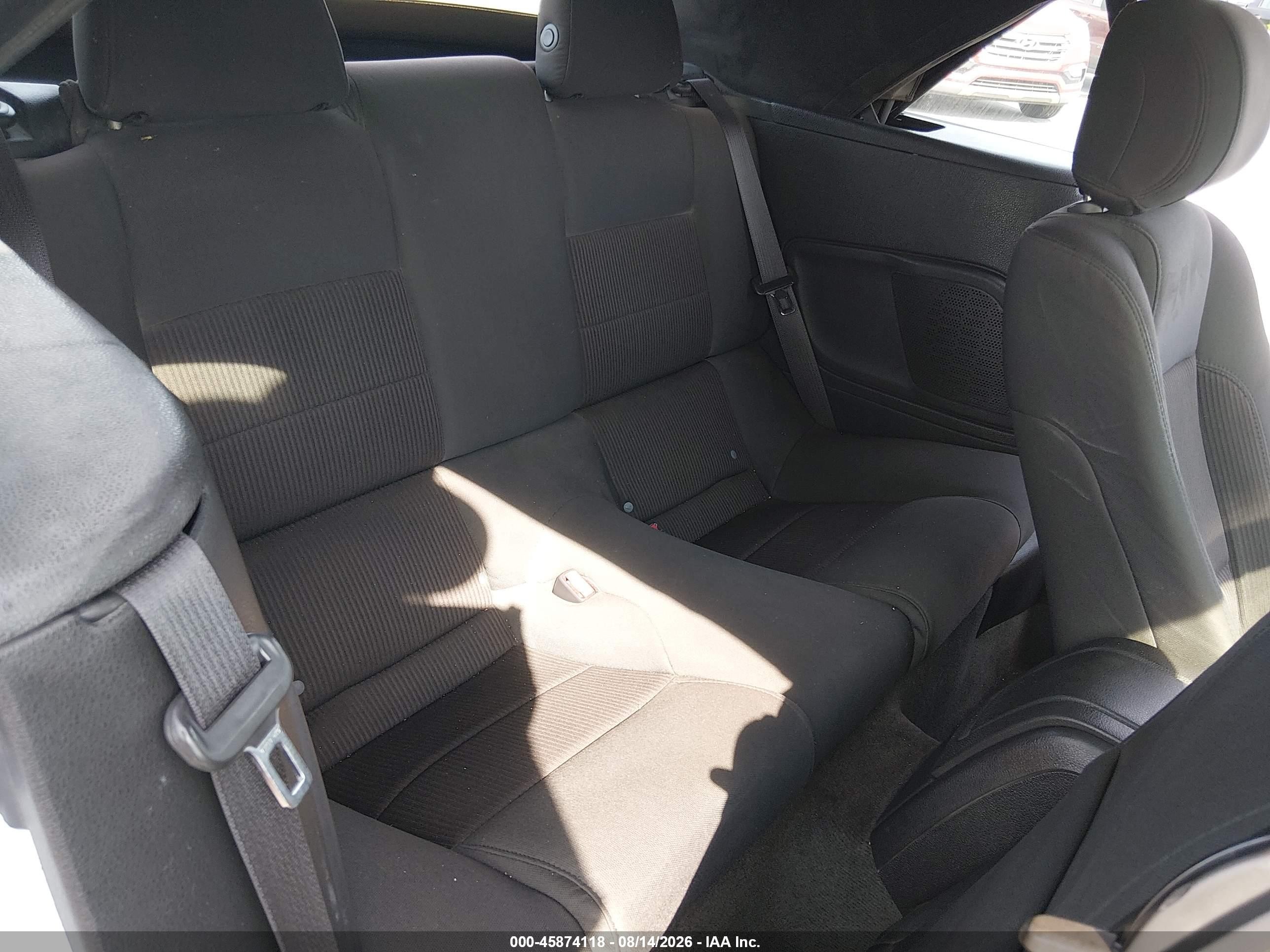 2014 Ford Mustang V6 Белый vin: 1ZVBP8EMXE5328645