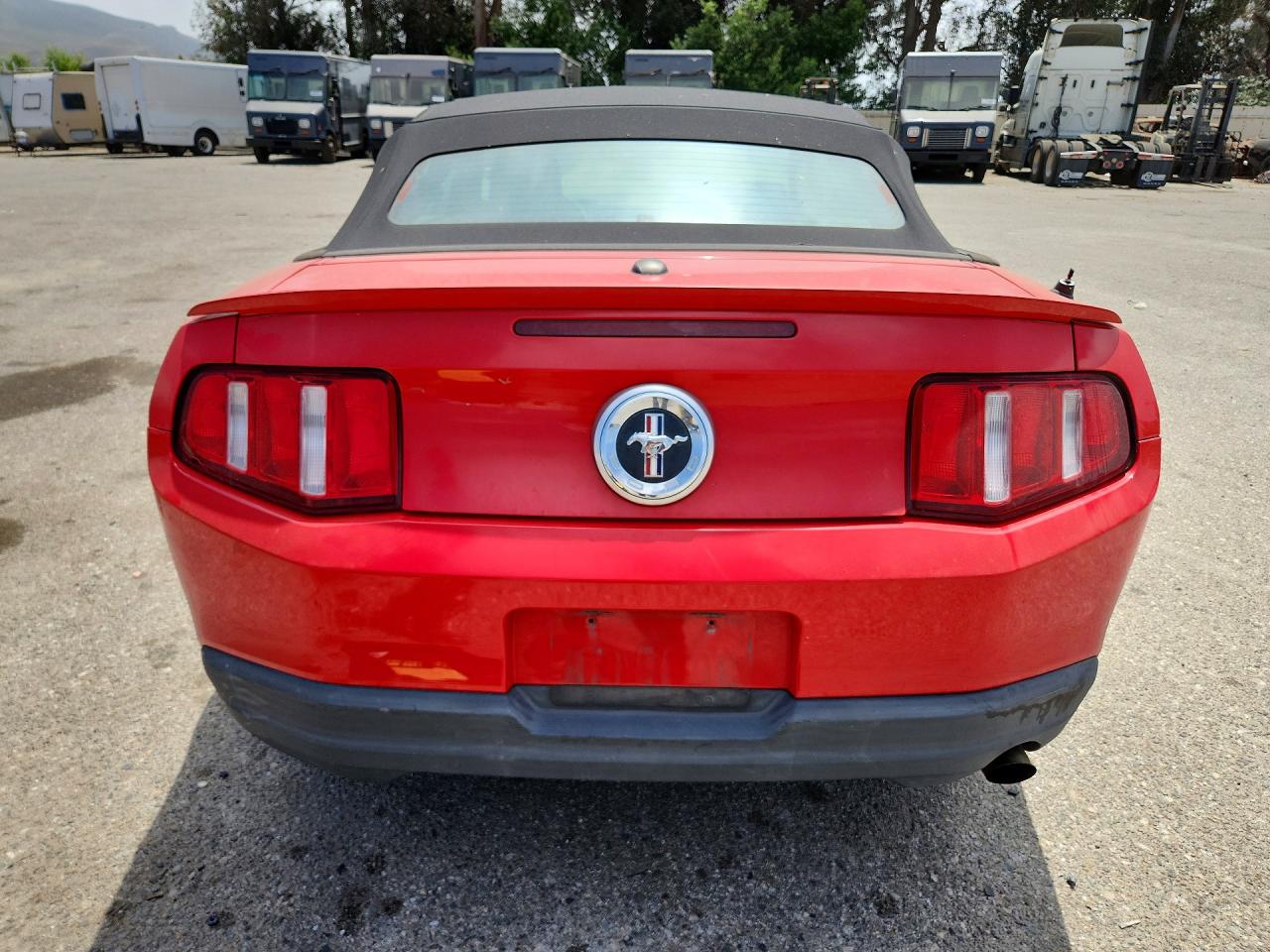 2010 Ford Mustang Red vin: 1ZVBP8EN0A5116680