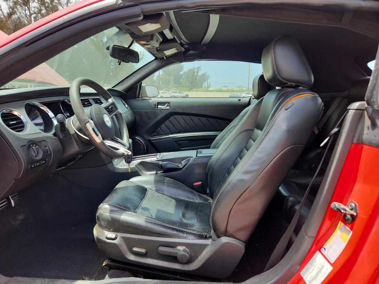 2010 Ford Mustang Red vin: 1ZVBP8EN0A5116680