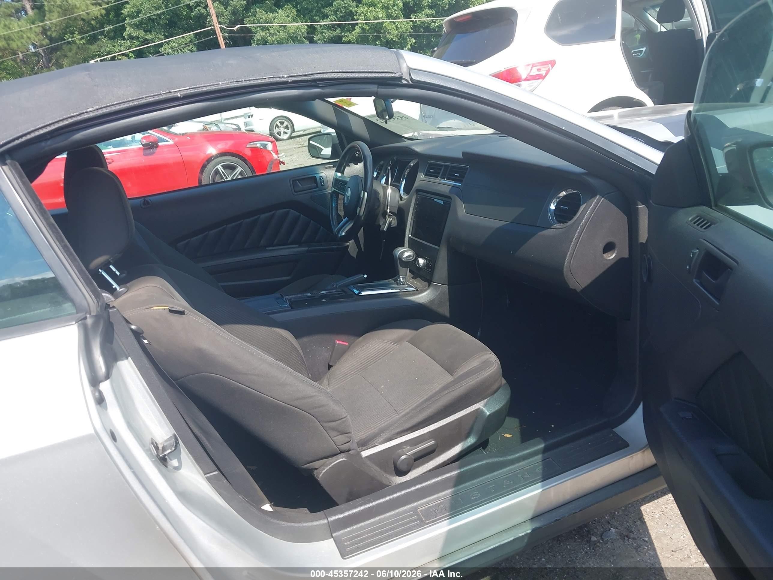 2010 Ford Mustang V6 Silver vin: 1ZVBP8EN4A5113474