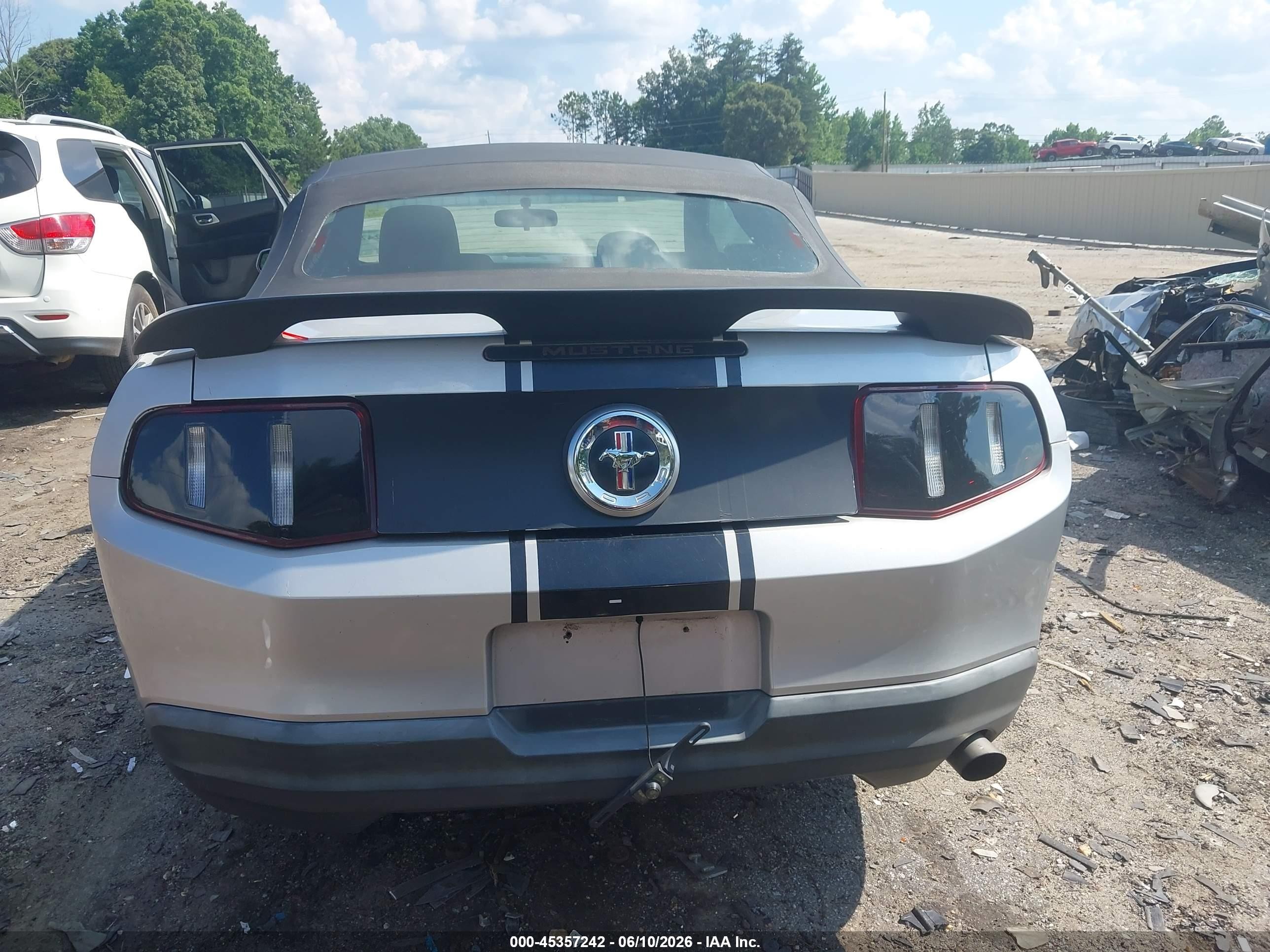 2010 Ford Mustang V6 Silver vin: 1ZVBP8EN4A5113474