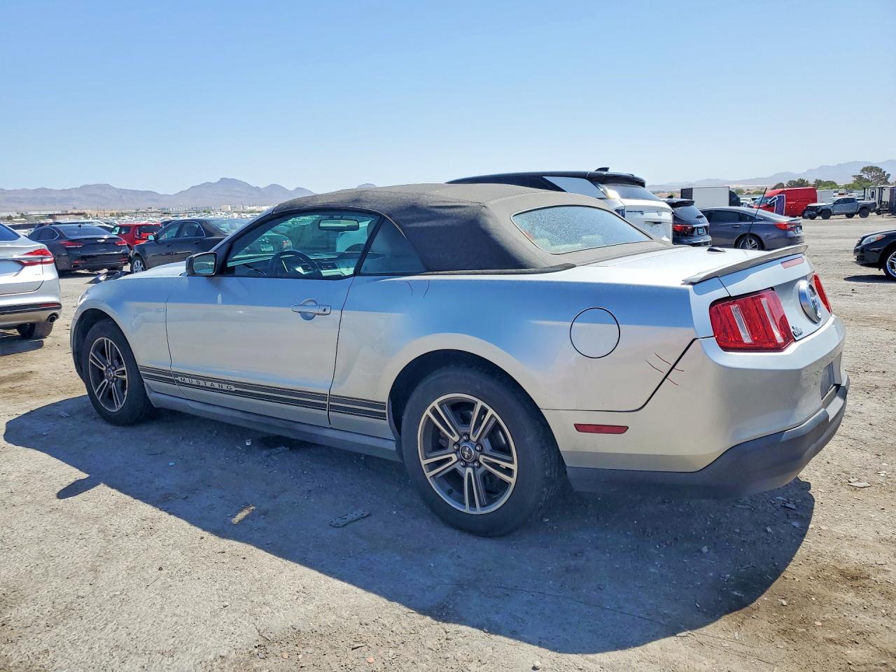 2010 Ford Mustang Серебряный vin: 1ZVBP8EN4A5116679