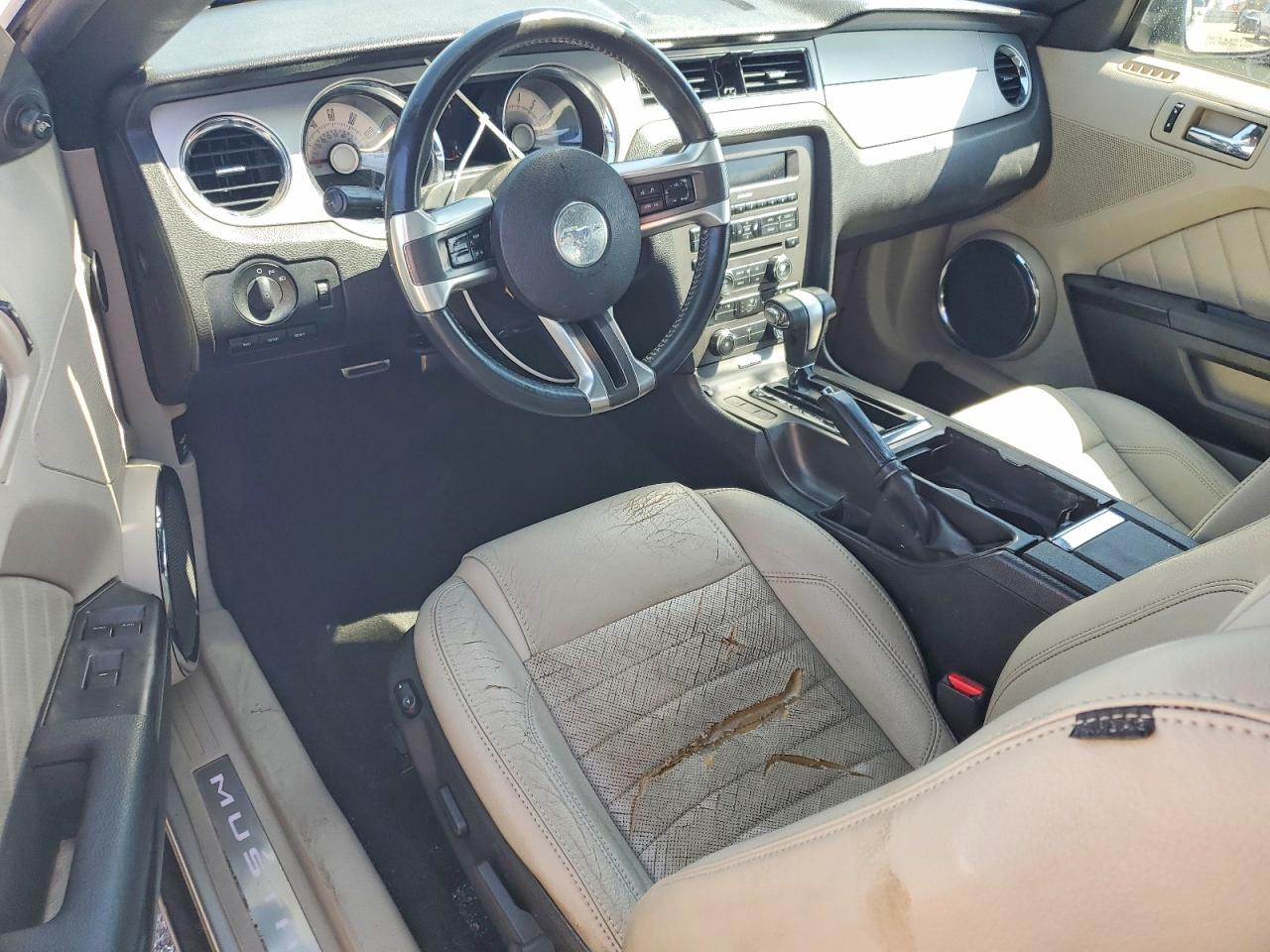 2010 Ford Mustang Серебряный vin: 1ZVBP8EN4A5116679