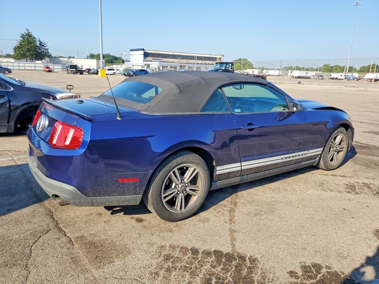 2010 Ford Mustang Синий vin: 1ZVBP8EN4A5178499