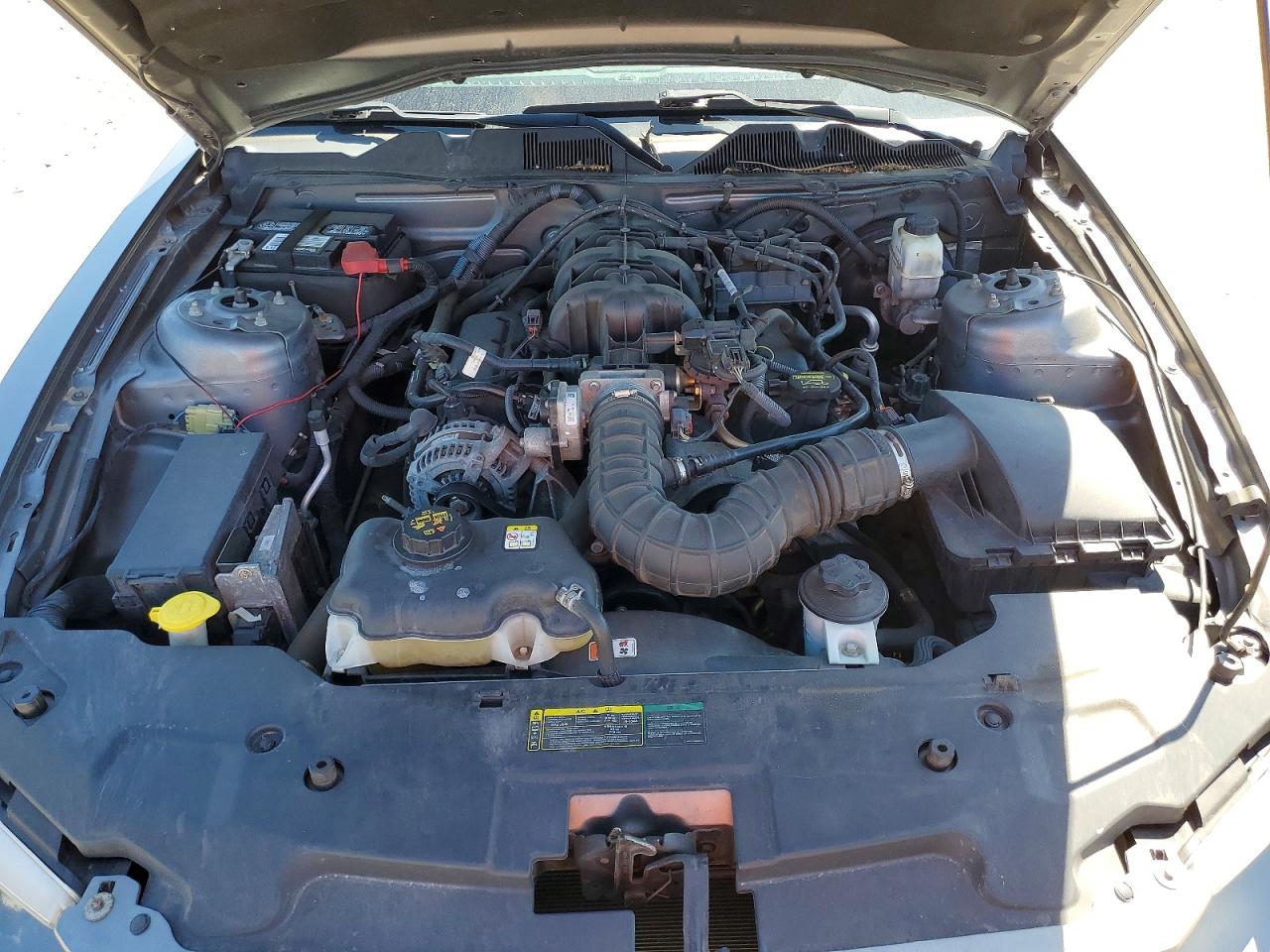 2010 Ford Mustang Silver vin: 1ZVBP8EN6A5172168