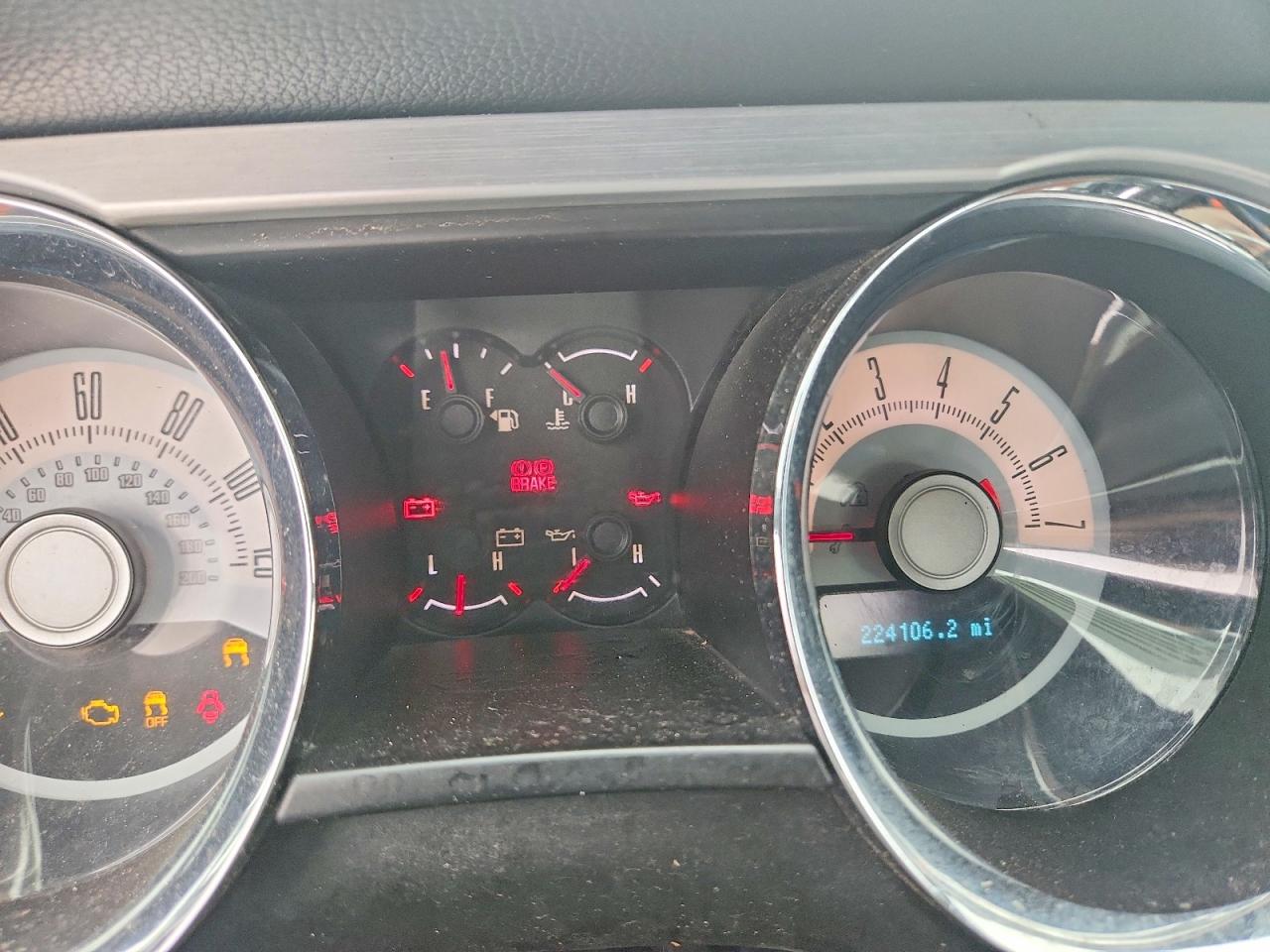 2010 Ford Mustang White vin: 1ZVBP8EN6A5174373