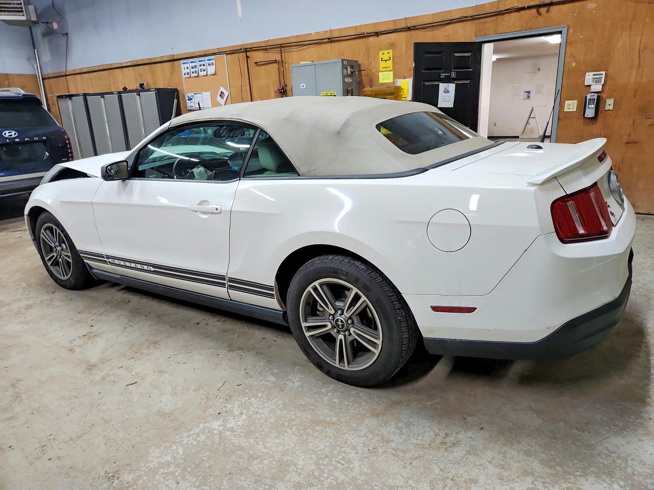 2010 Ford Mustang White vin: 1ZVBP8EN7A5122041