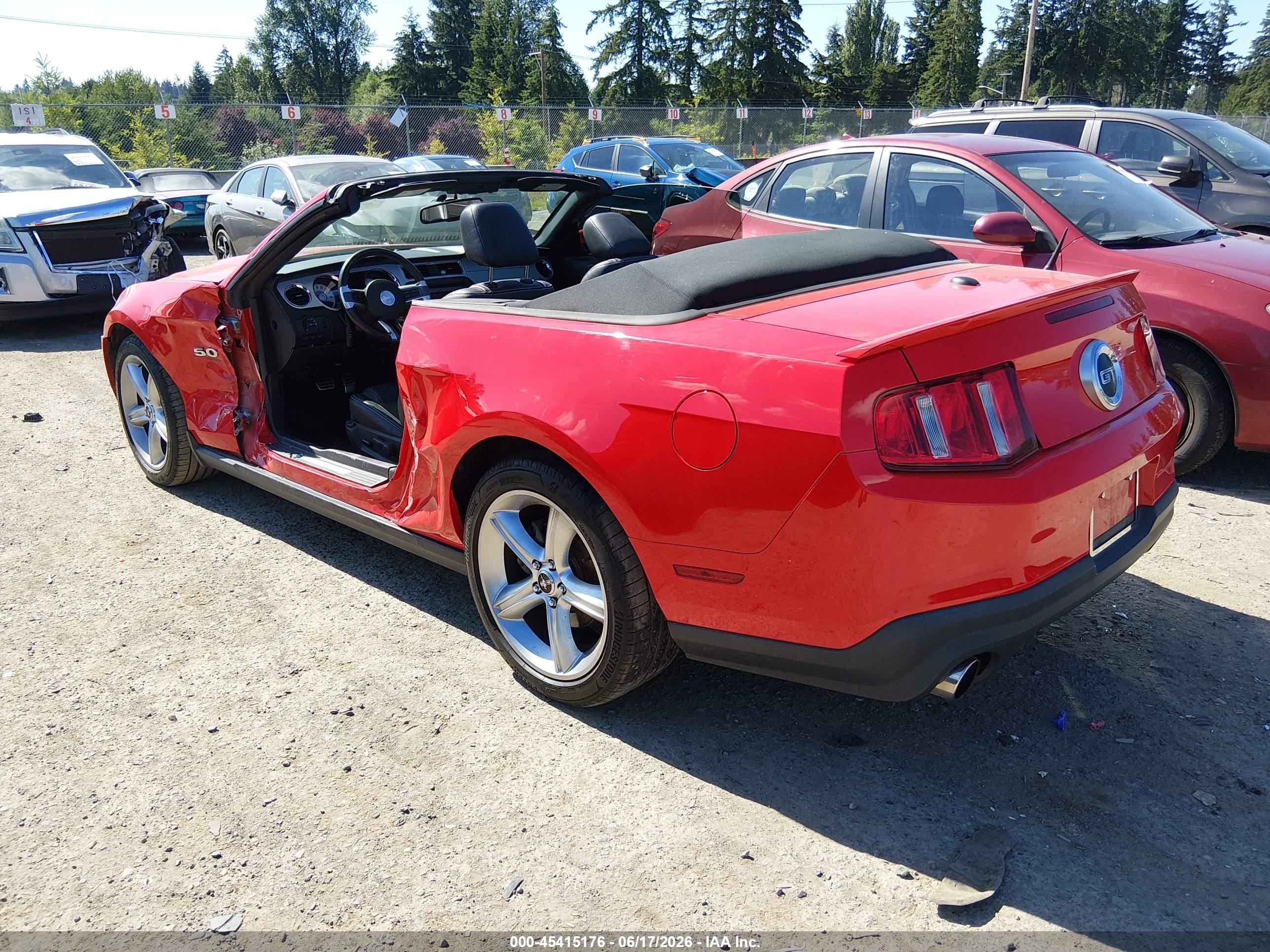 2011 Ford Mustang Gt/gt Premium Red vin: 1ZVBP8FF1B5134243