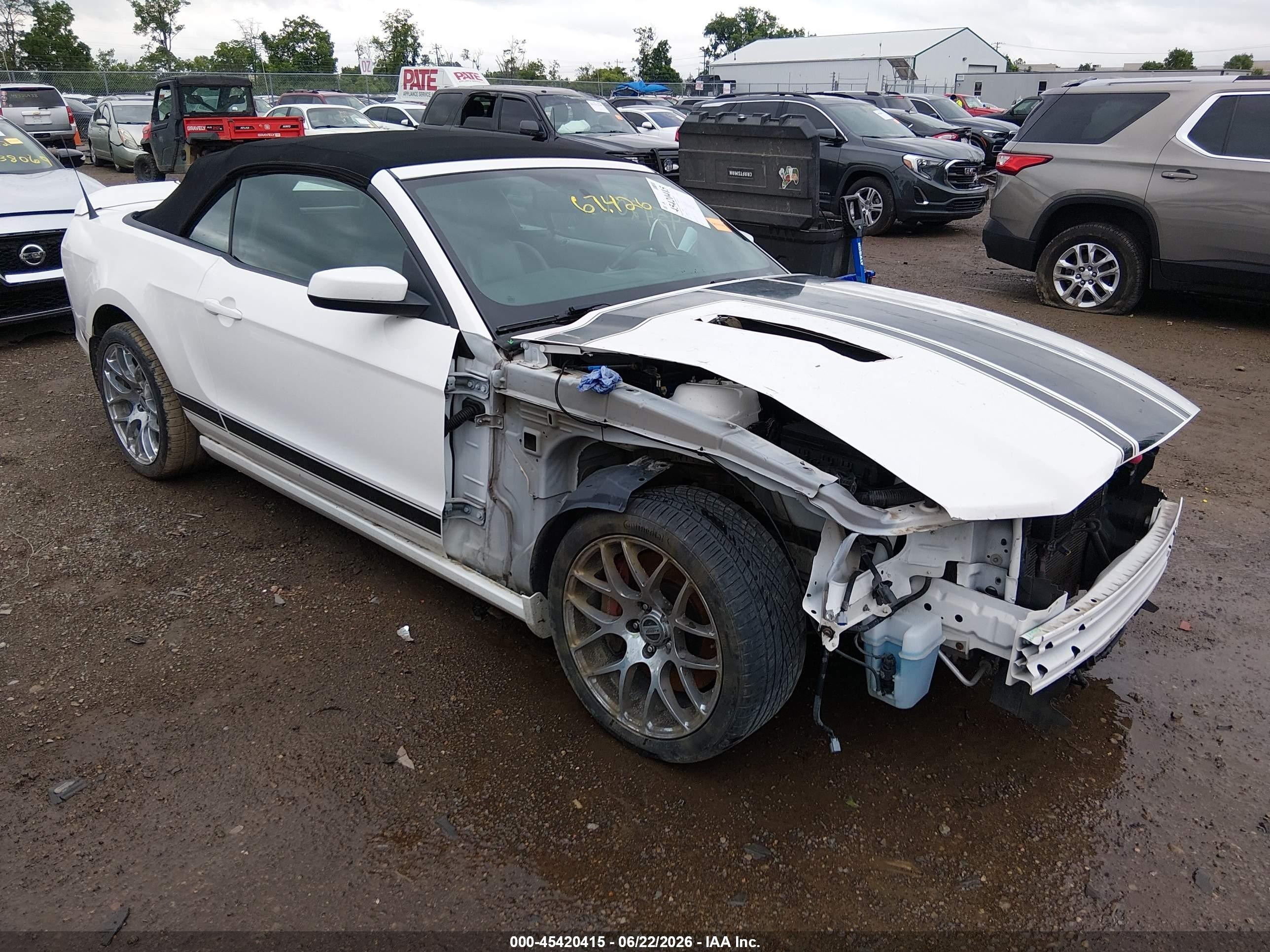2013 Ford Mustang Gt Premium White vin: 1ZVBP8FF1D5215777