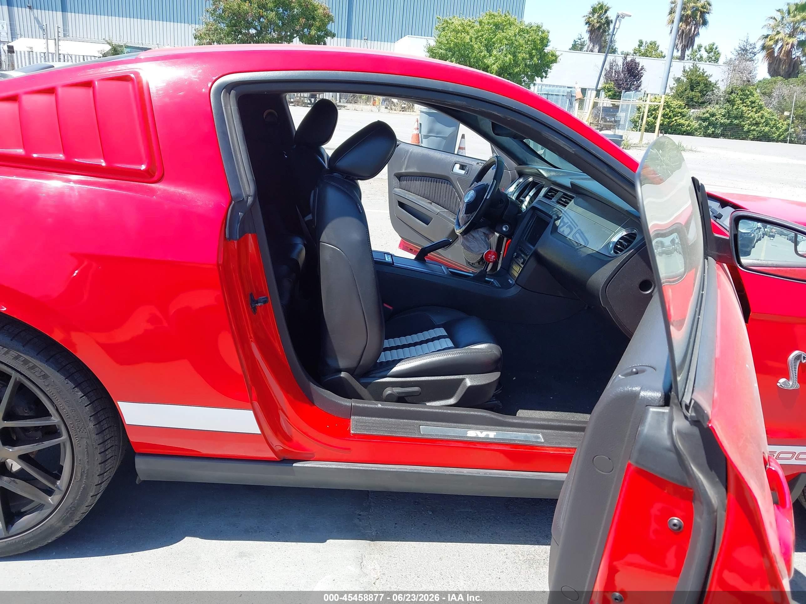 2011 Ford Shelby Gt500   Red vin: 1ZVBP8JS2B5145482