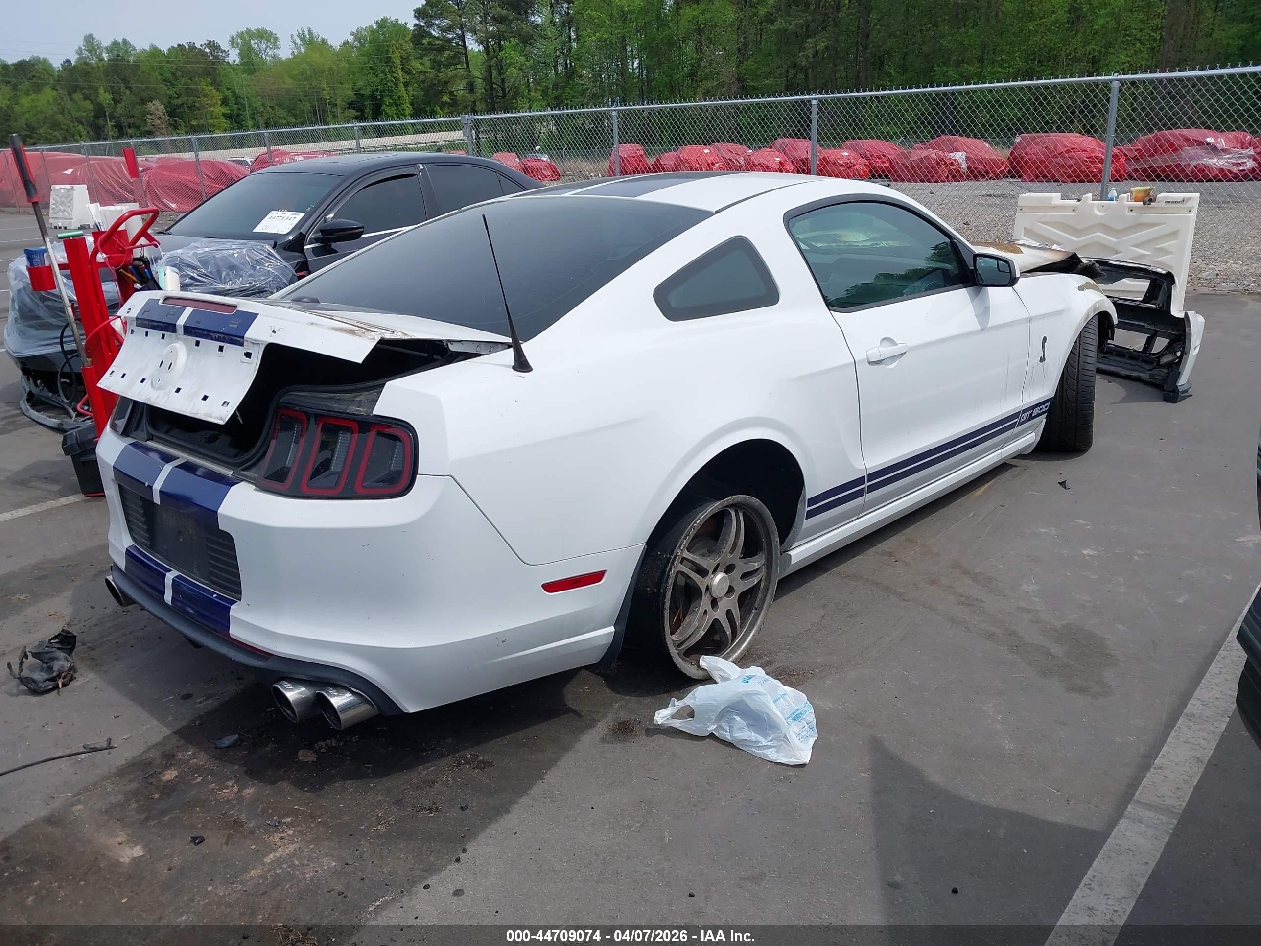 2014 Ford Shelby Gt500   Белый vin: 1ZVBP8JZXE5249090
