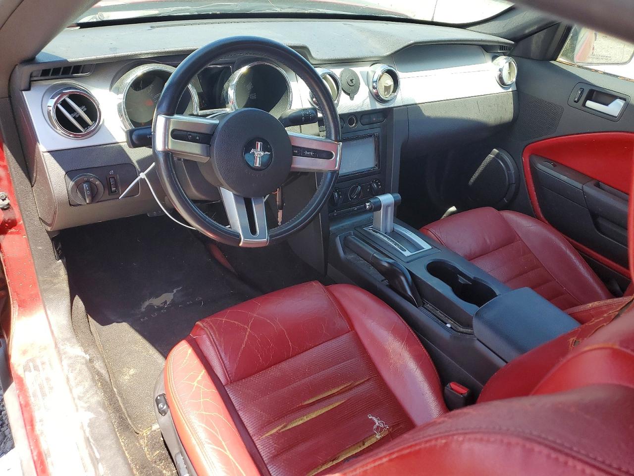 2005 Ford Mustang Красный vin: 1ZVFT80N055104183
