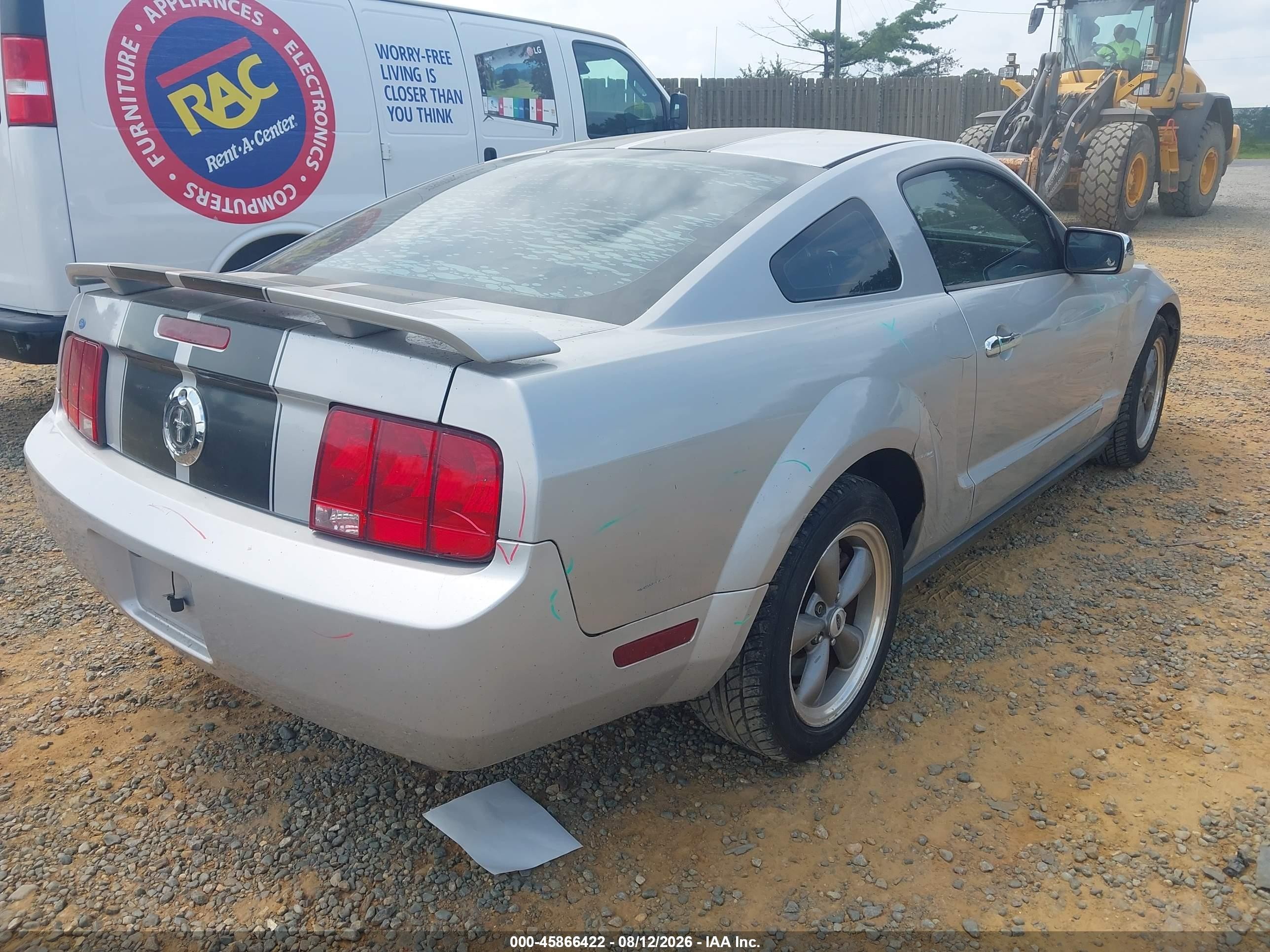 2005 Ford Mustang V6 Deluxe/v6 Premium Серебряный vin: 1ZVFT80N055145526
