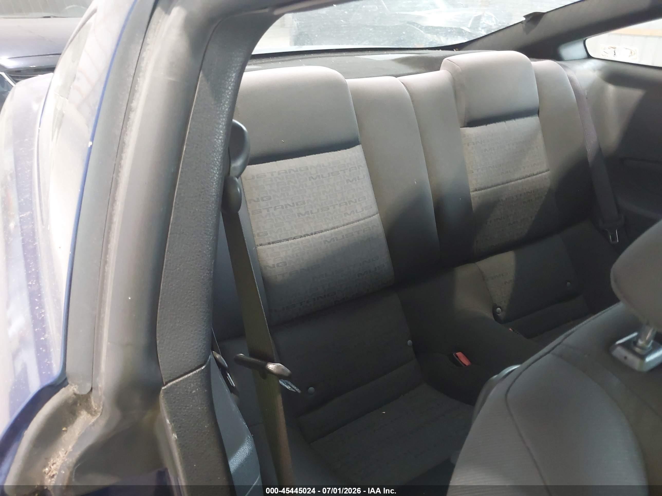 2005 Ford Mustang V6 Deluxe/v6 Premium Blue vin: 1ZVFT80N055255847
