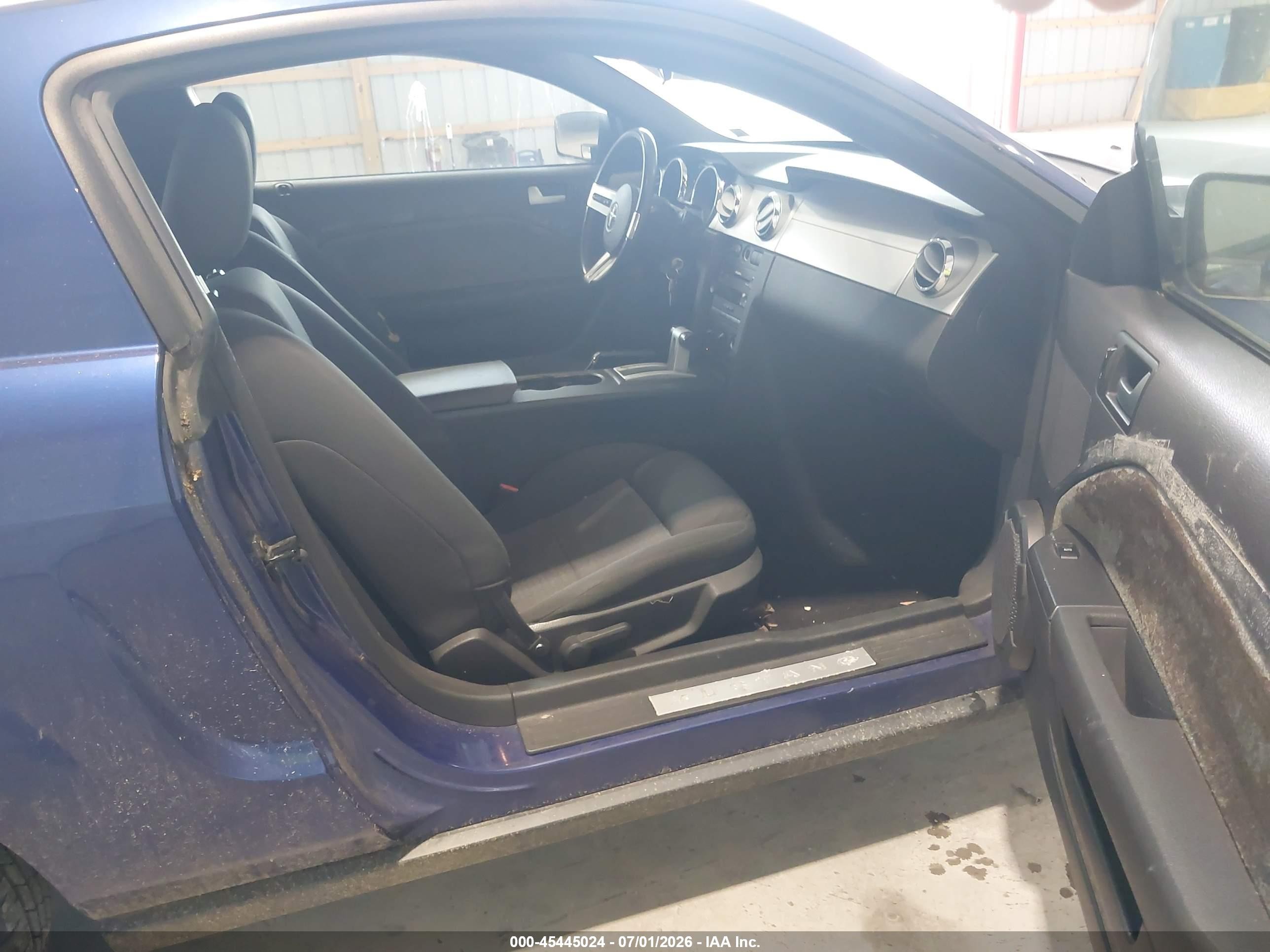 2005 Ford Mustang V6 Deluxe/v6 Premium Blue vin: 1ZVFT80N055255847