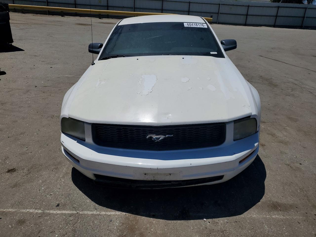 2006 Ford Mustang White vin: 1ZVFT80N065261505