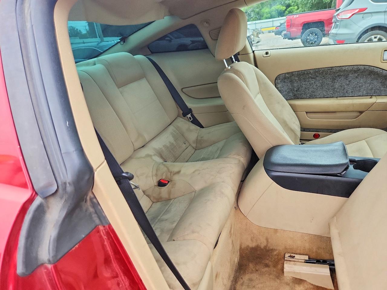 2007 Ford Mustang Красный vin: 1ZVFT80N075213441