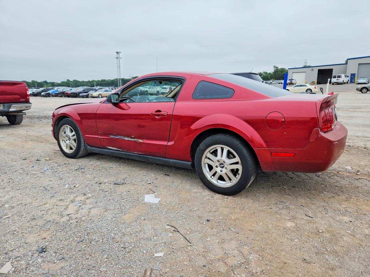 2007 Ford Mustang Красный vin: 1ZVFT80N075213441