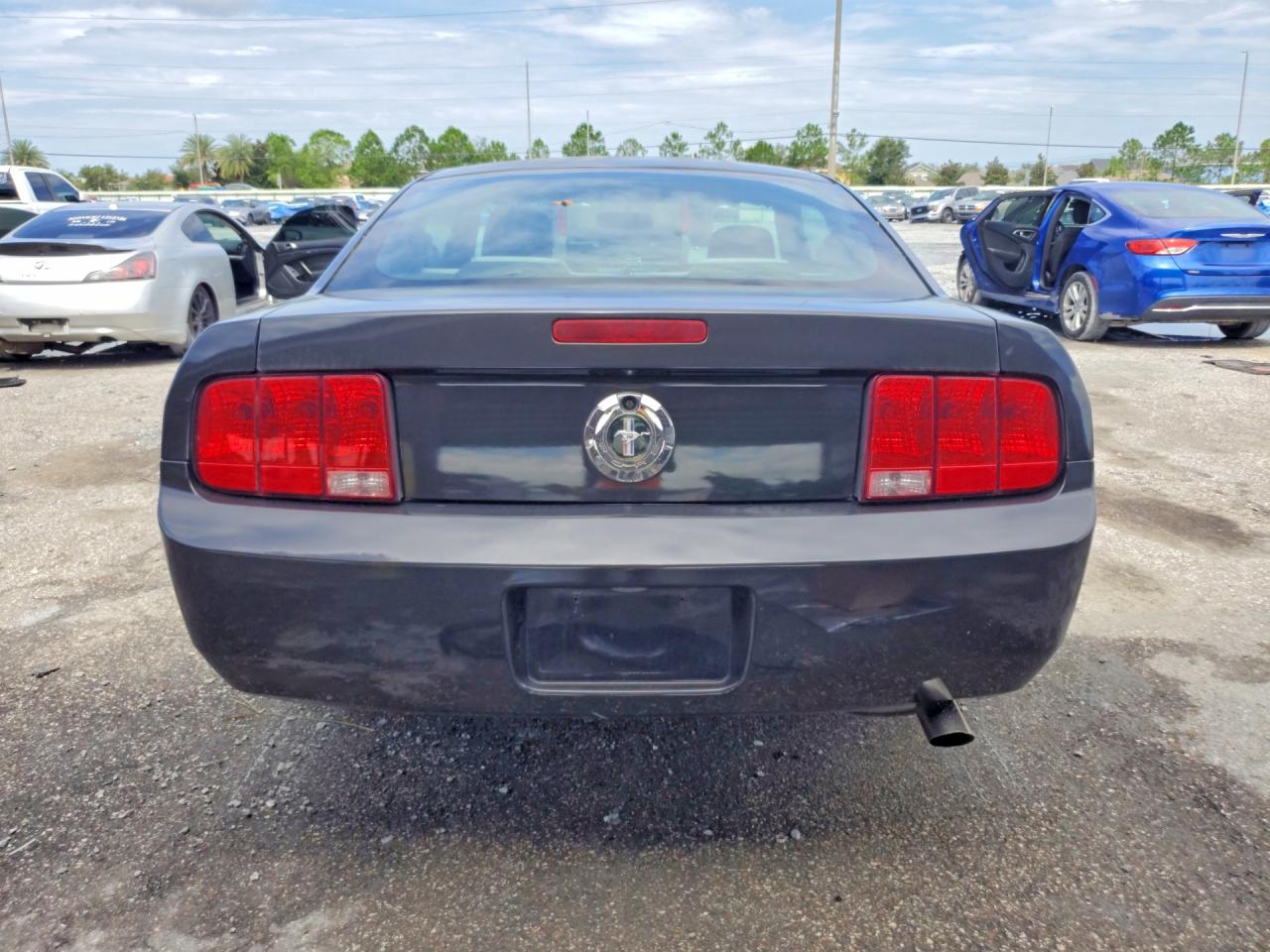 2007 Ford Mustang Charcoal vin: 1ZVFT80N075323308