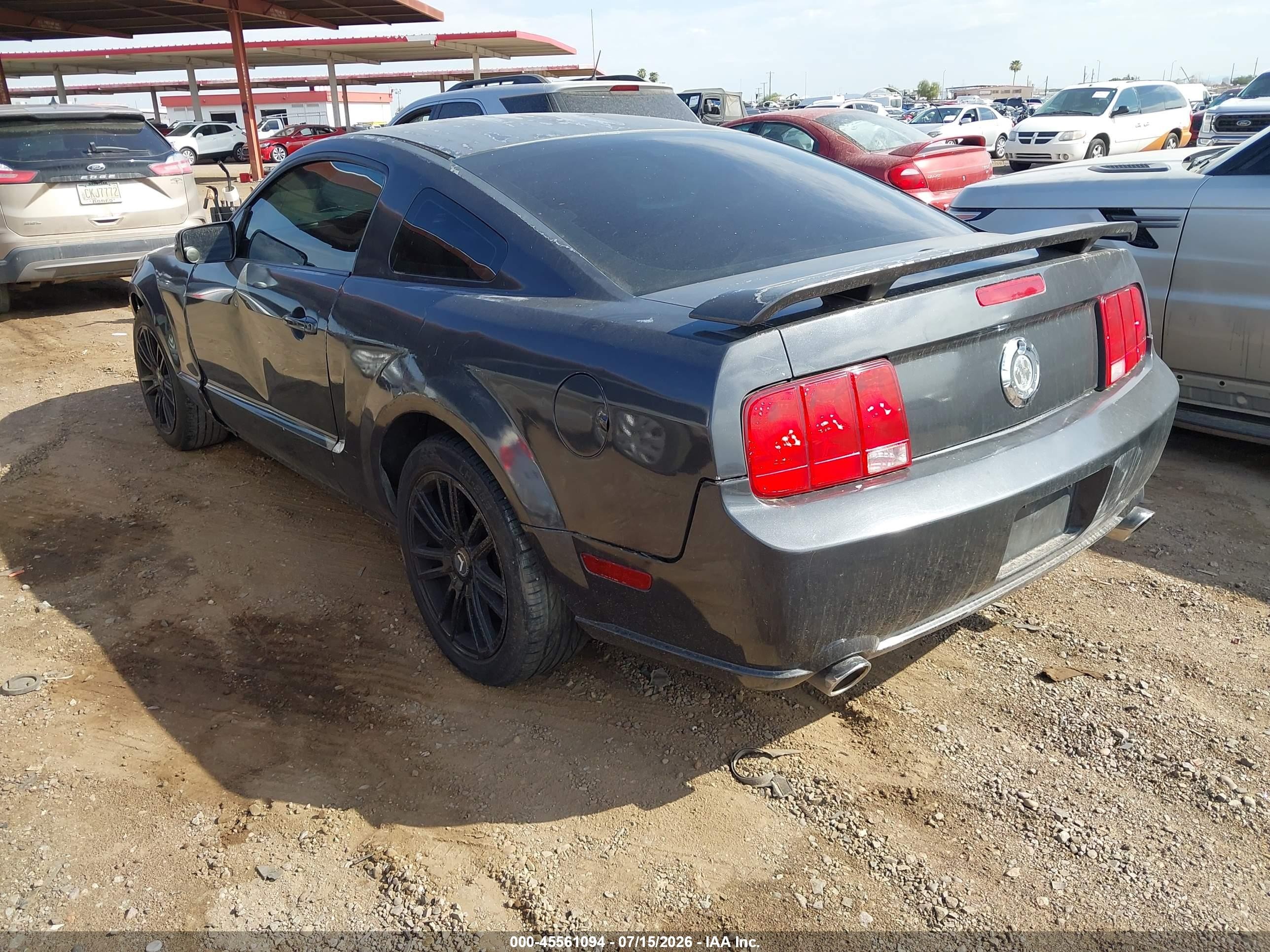 2007 Ford Mustang   Серый vin: 1ZVFT80N075331408