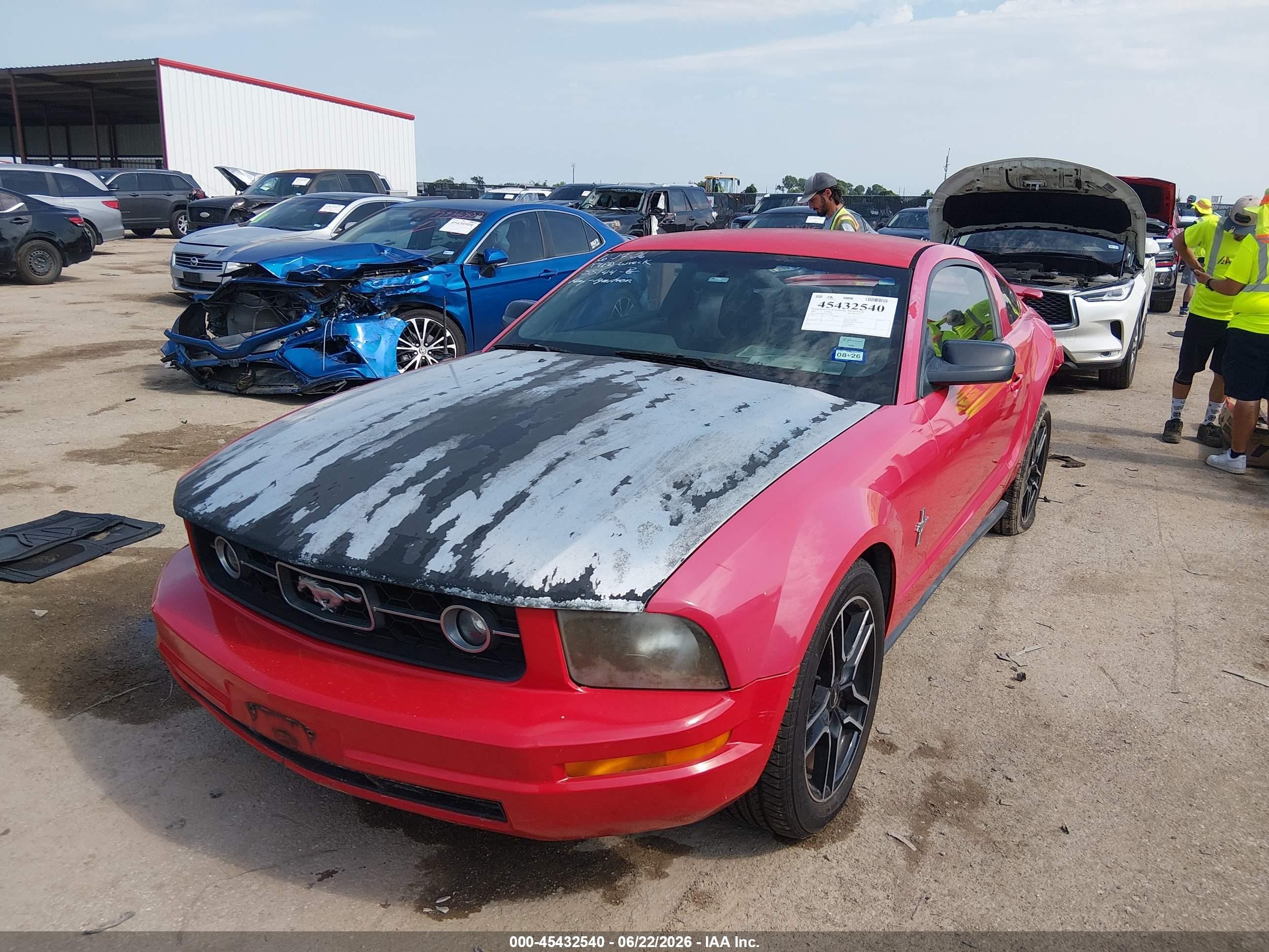 2007 Ford Mustang V6 Deluxe/v6 Premium Красный vin: 1ZVFT80N075347348