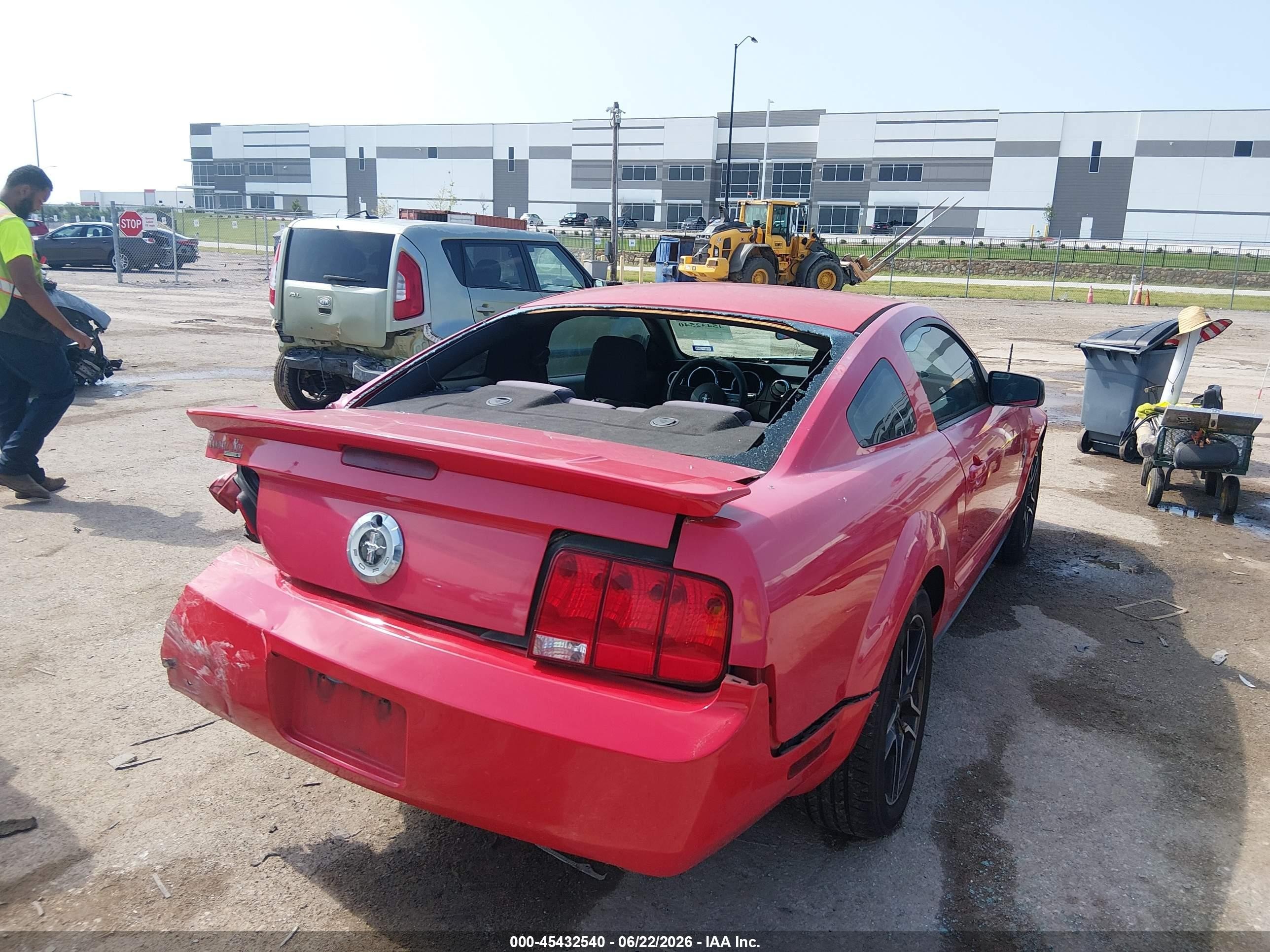 2007 Ford Mustang V6 Deluxe/v6 Premium Красный vin: 1ZVFT80N075347348