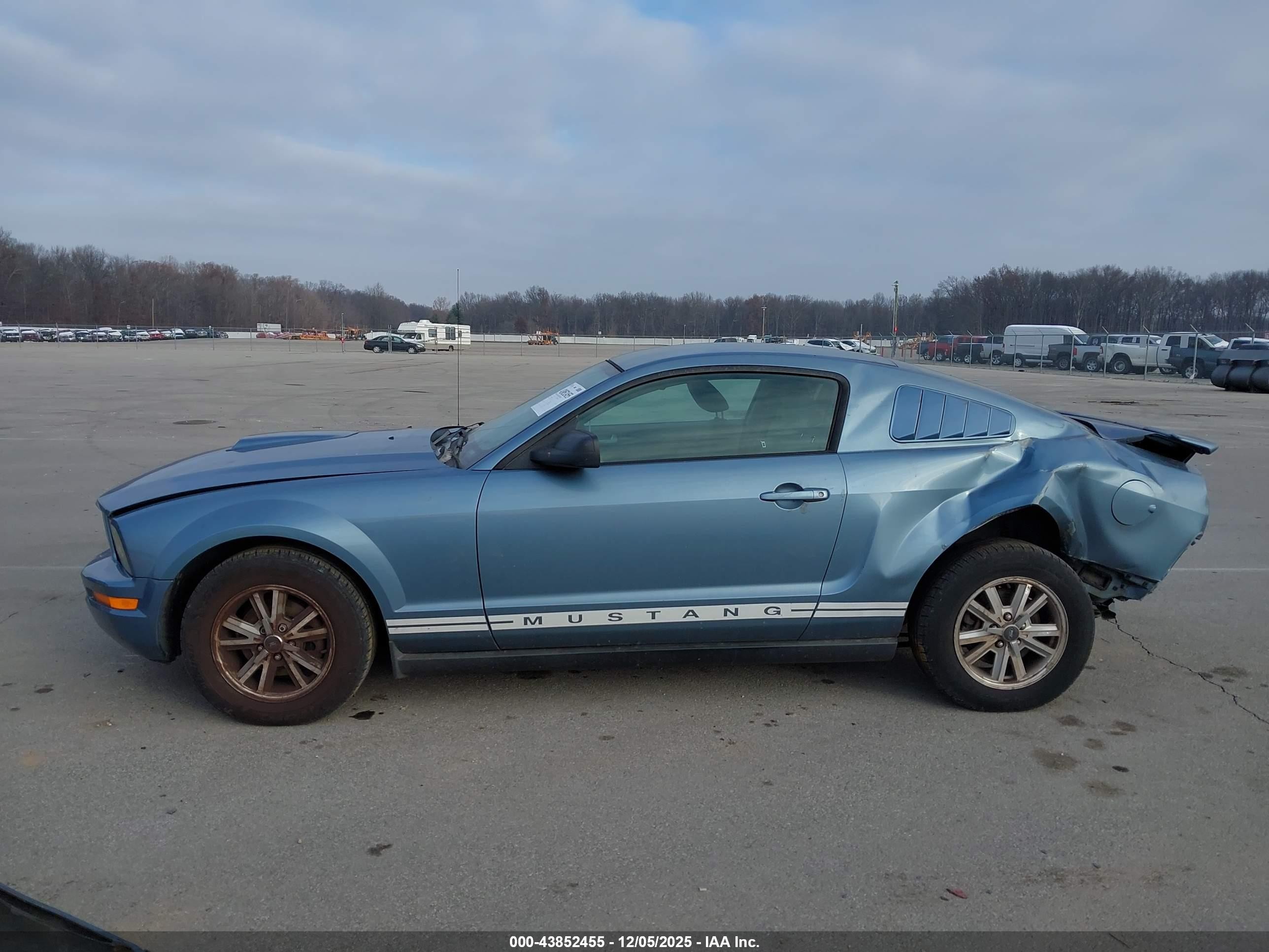 2005 Ford Mustang V6 Deluxe/v6 Premium Blue vin: 1ZVFT80N155103849