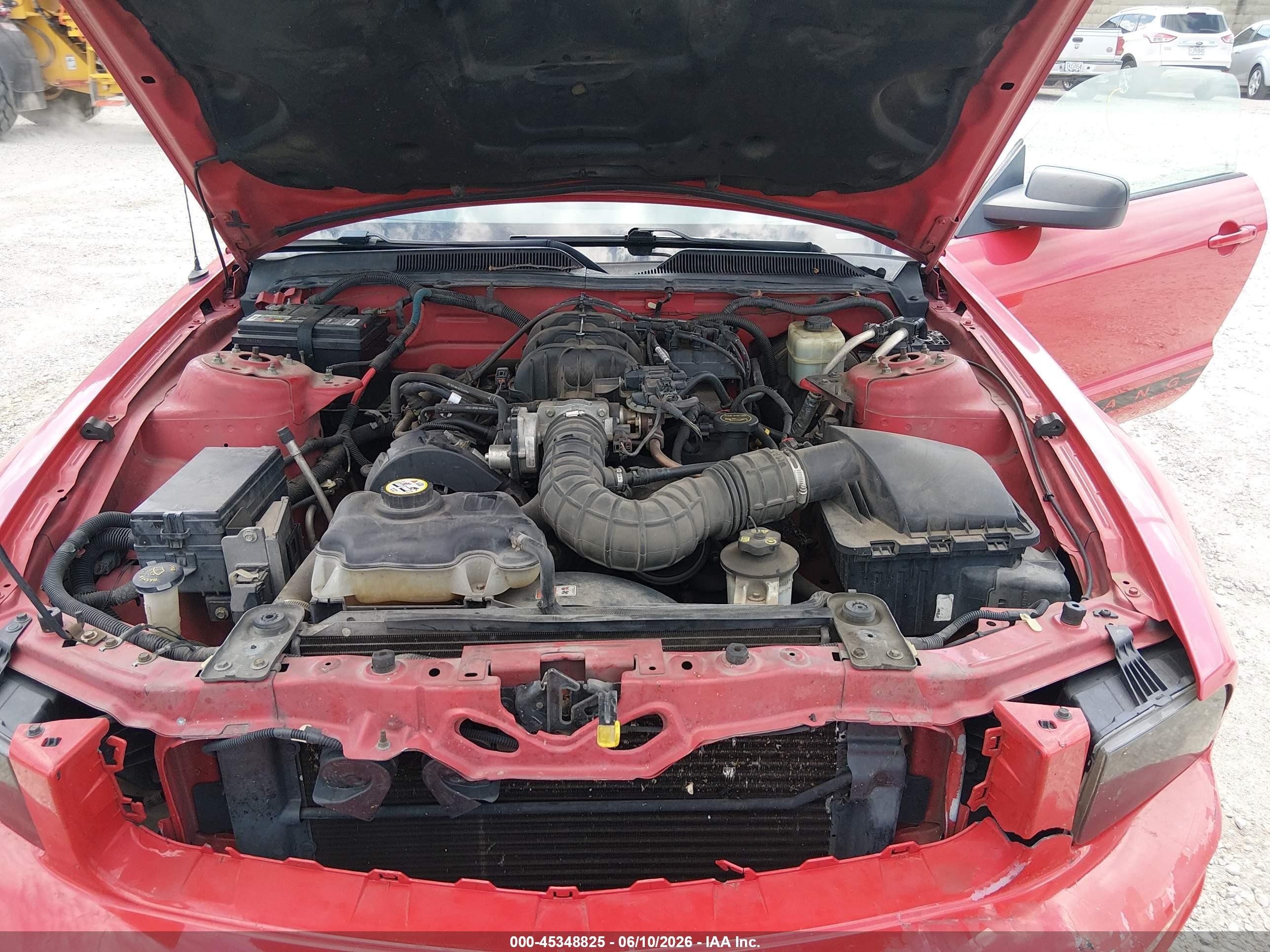 2005 Ford Mustang V6 Deluxe/v6 Premium Red vin: 1ZVFT80N155126127