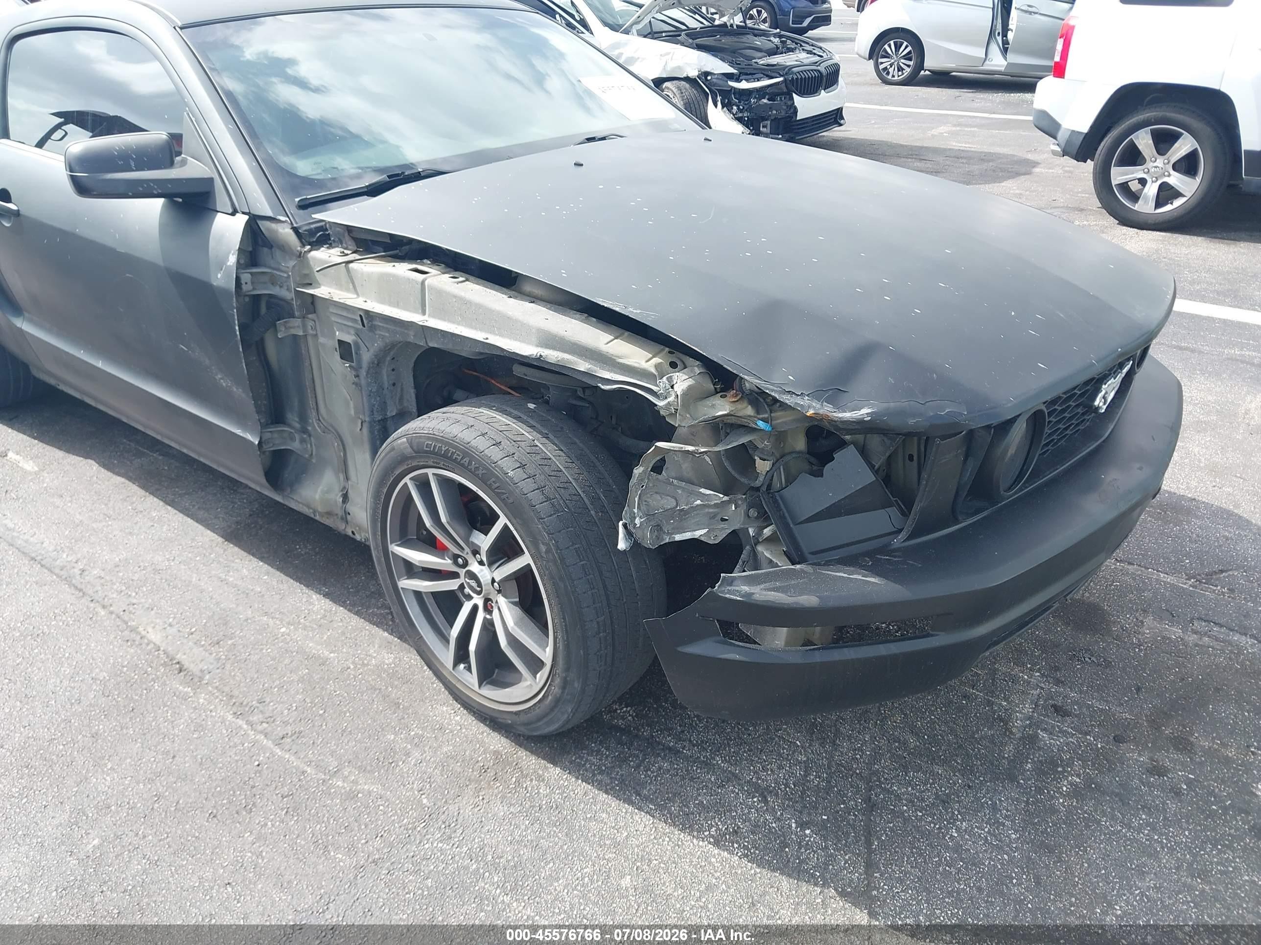 2005 Ford Mustang V6 Deluxe/v6 Premium Черный vin: 1ZVFT80N155157006