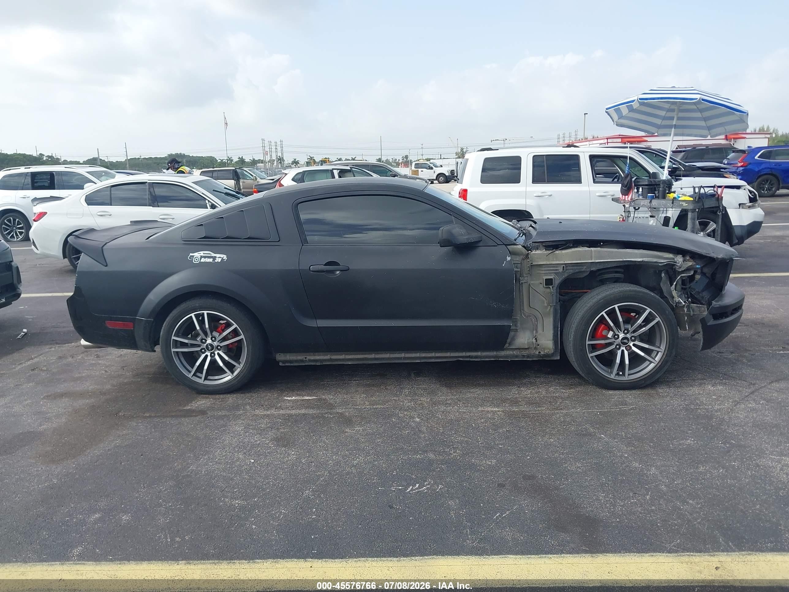 2005 Ford Mustang V6 Deluxe/v6 Premium Черный vin: 1ZVFT80N155157006