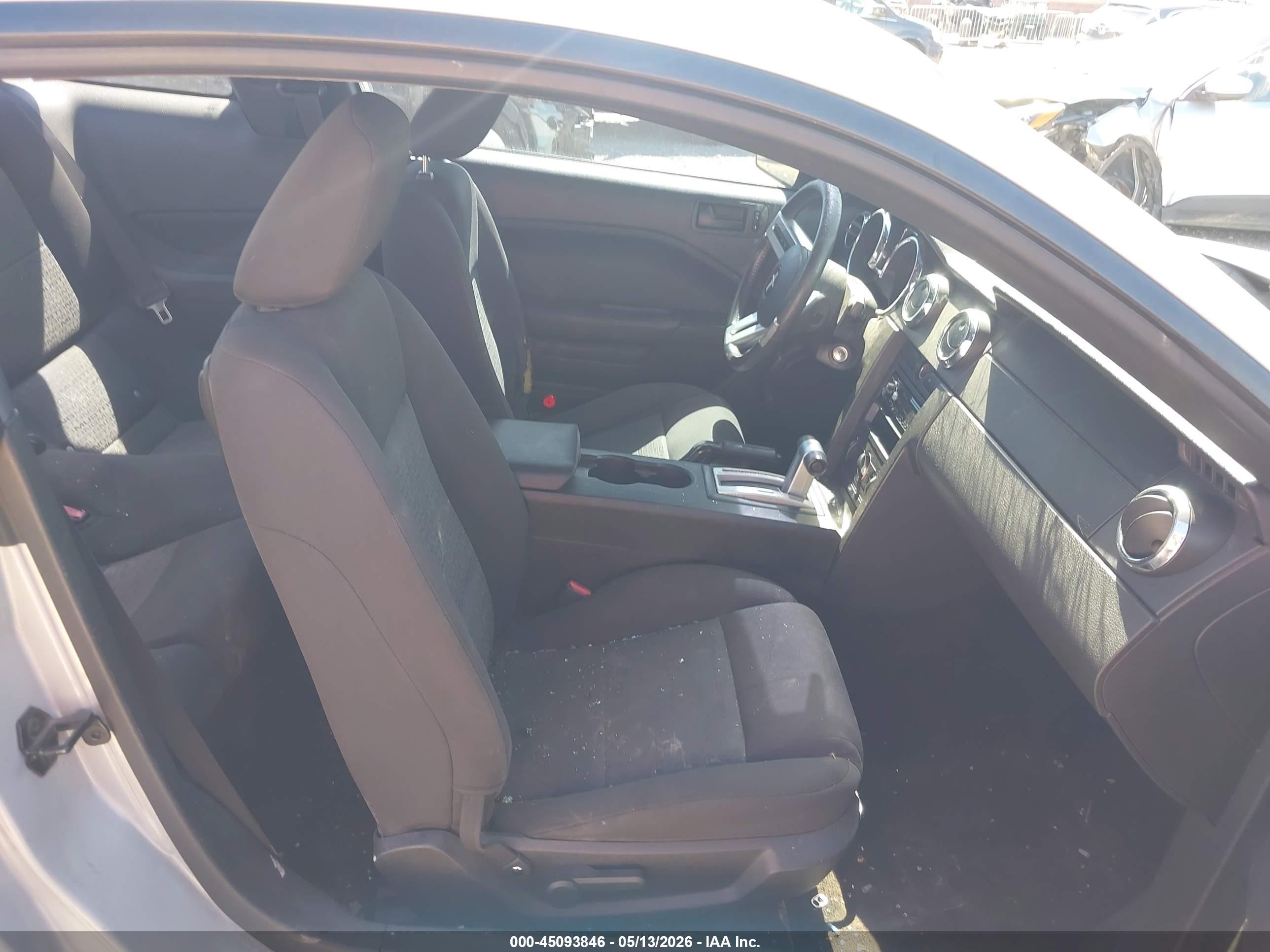 2006 Ford Mustang V6 Silver vin: 1ZVFT80N165110141