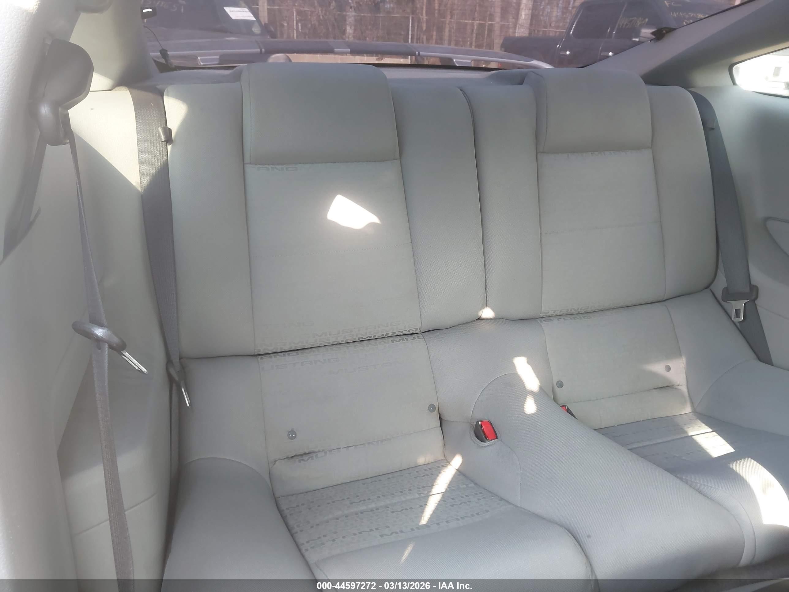 2006 Ford Mustang V6 Gray vin: 1ZVFT80N165127344