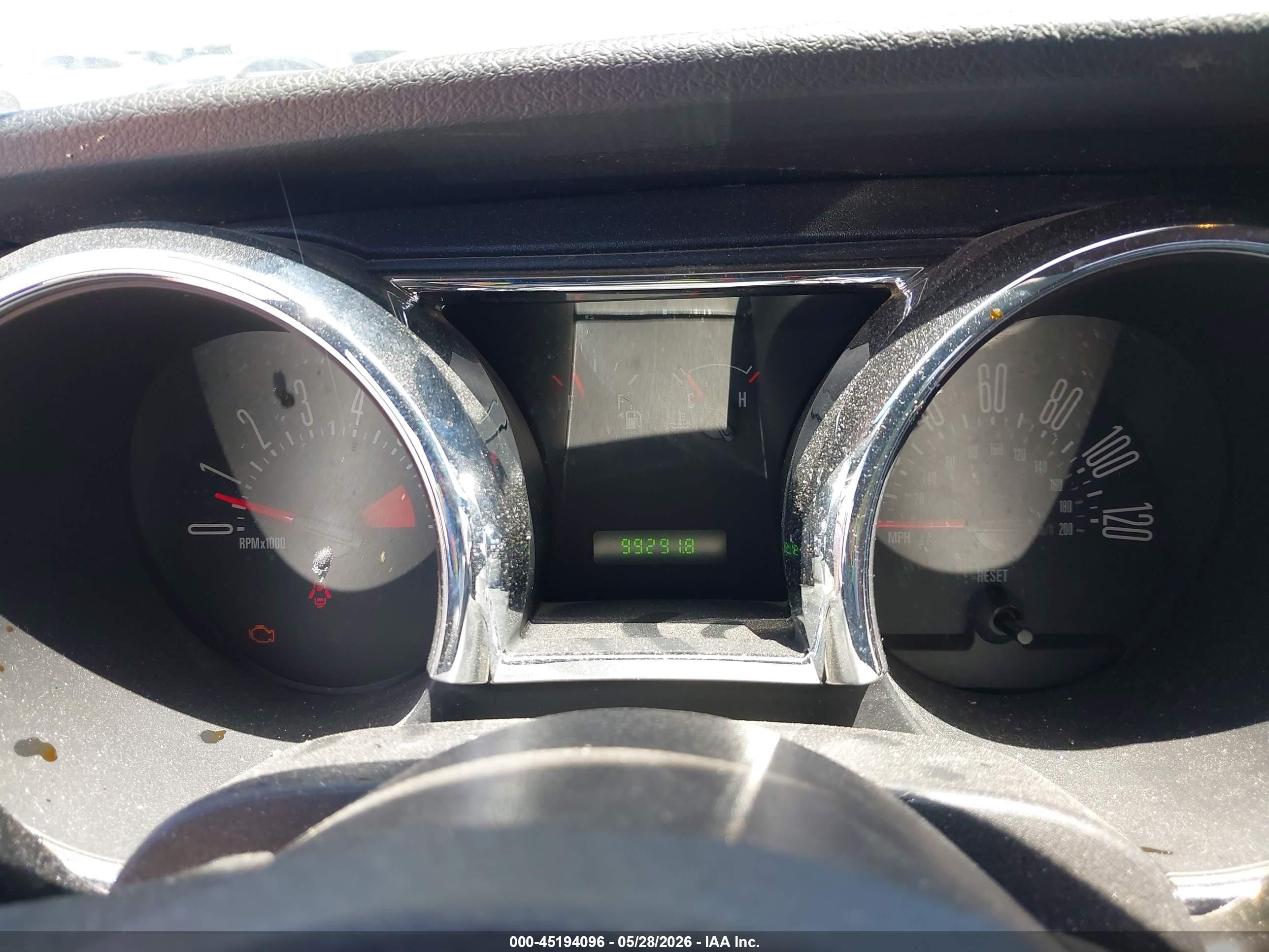 2006 Ford Mustang V6 Red vin: 1ZVFT80N165239481