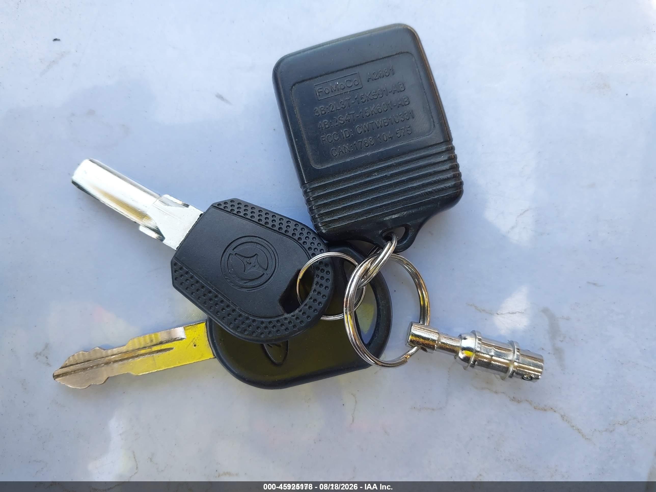 2006 Ford Mustang V6 Красный vin: 1ZVFT80N165239481
