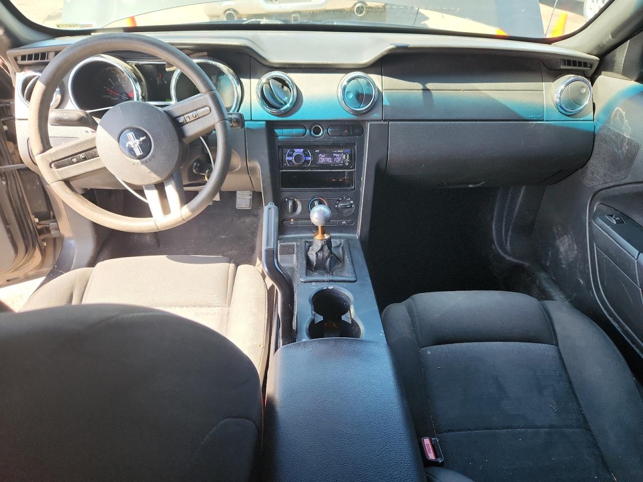 2007 Ford Mustang Угольный vin: 1ZVFT80N175215814